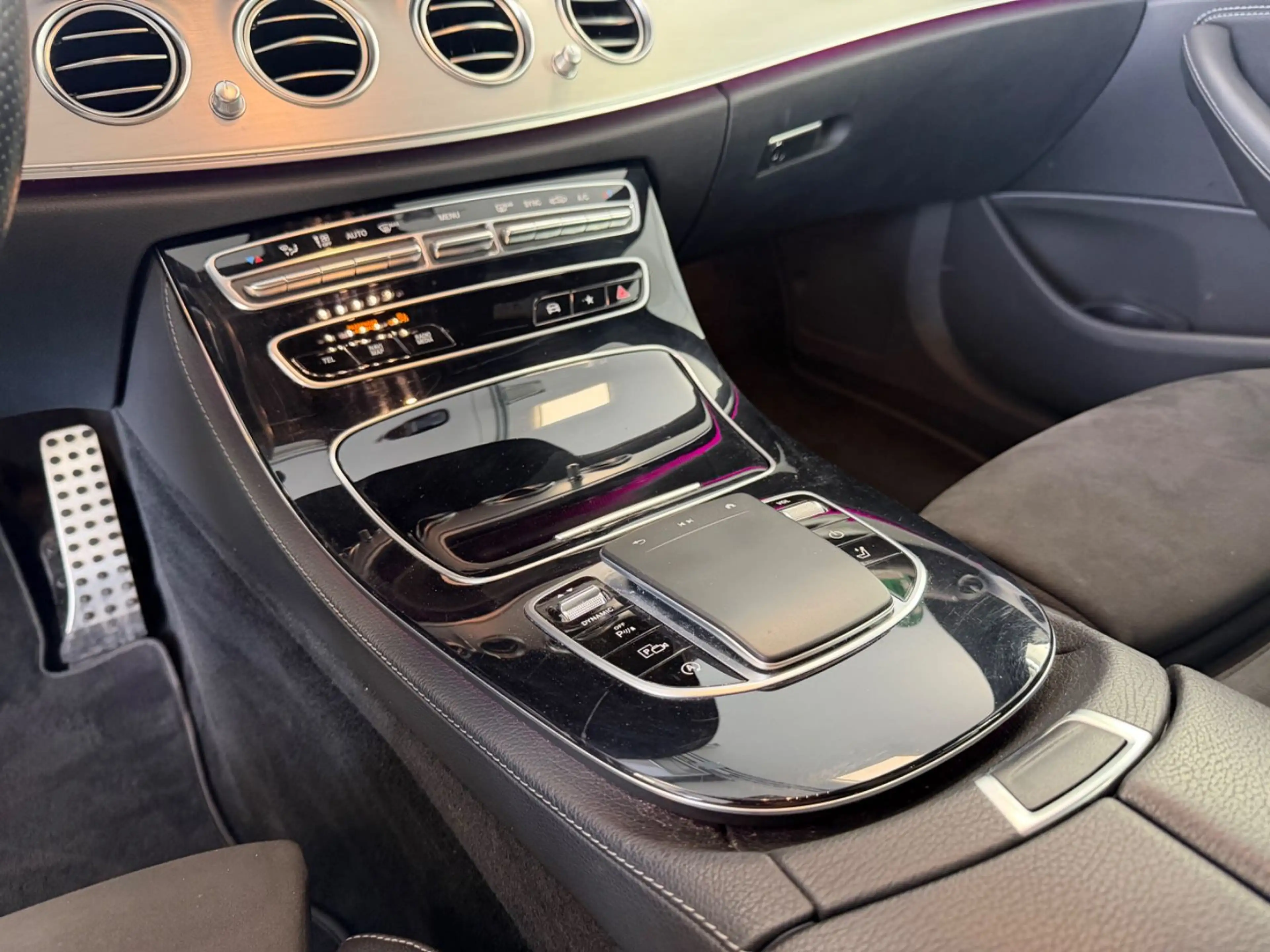 Mercedes-Benz E 300 d T 4MATIC AMG | AHK | MBUX | Kamera — photo 15
