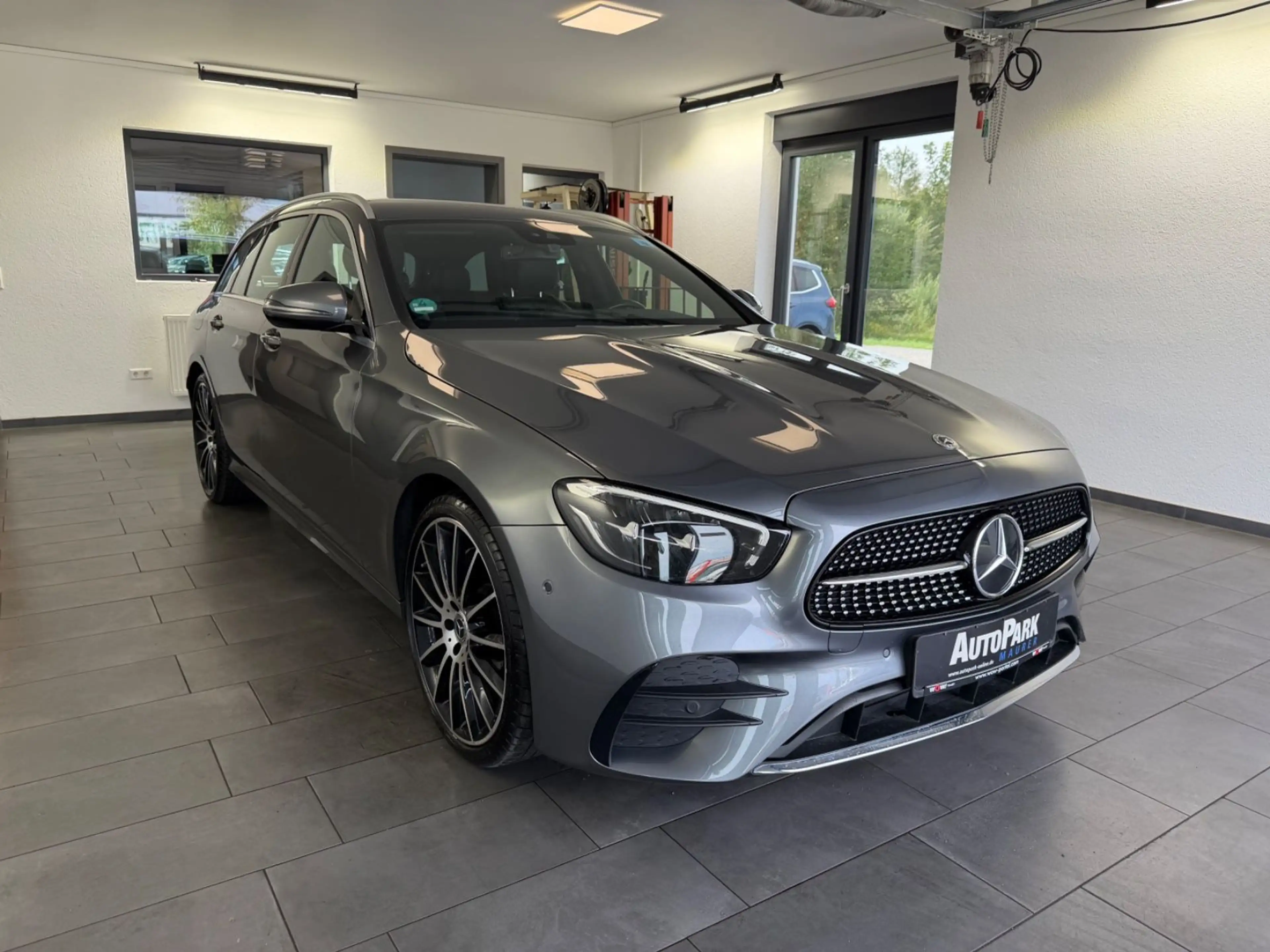 Mercedes-Benz E 300 d T 4MATIC AMG | AHK | MBUX | Kamera — photo 3
