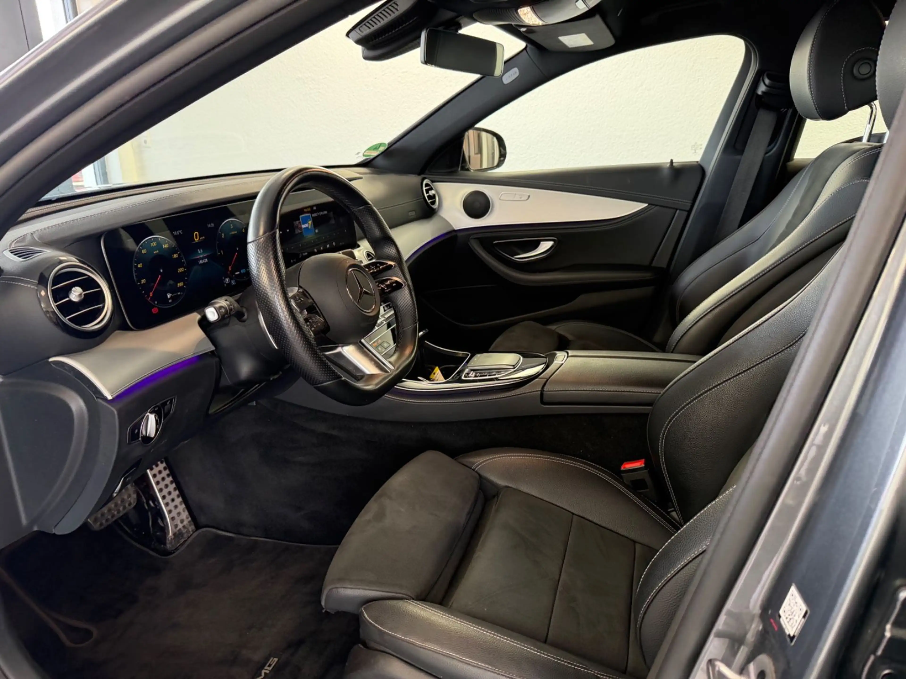 Mercedes-Benz E 300 d T 4MATIC AMG | AHK | MBUX | Kamera — photo 11