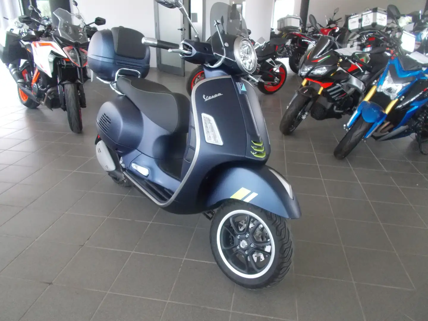 Vespa GTS 300 SUPERTECH Blu/Azzurro - 1
