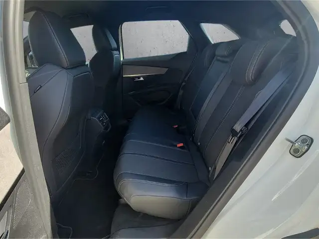 Peugeot 3008 view 8