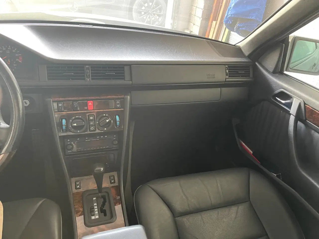 Mercedes-Benz E 220 A124 Final Edition E220, foto 3