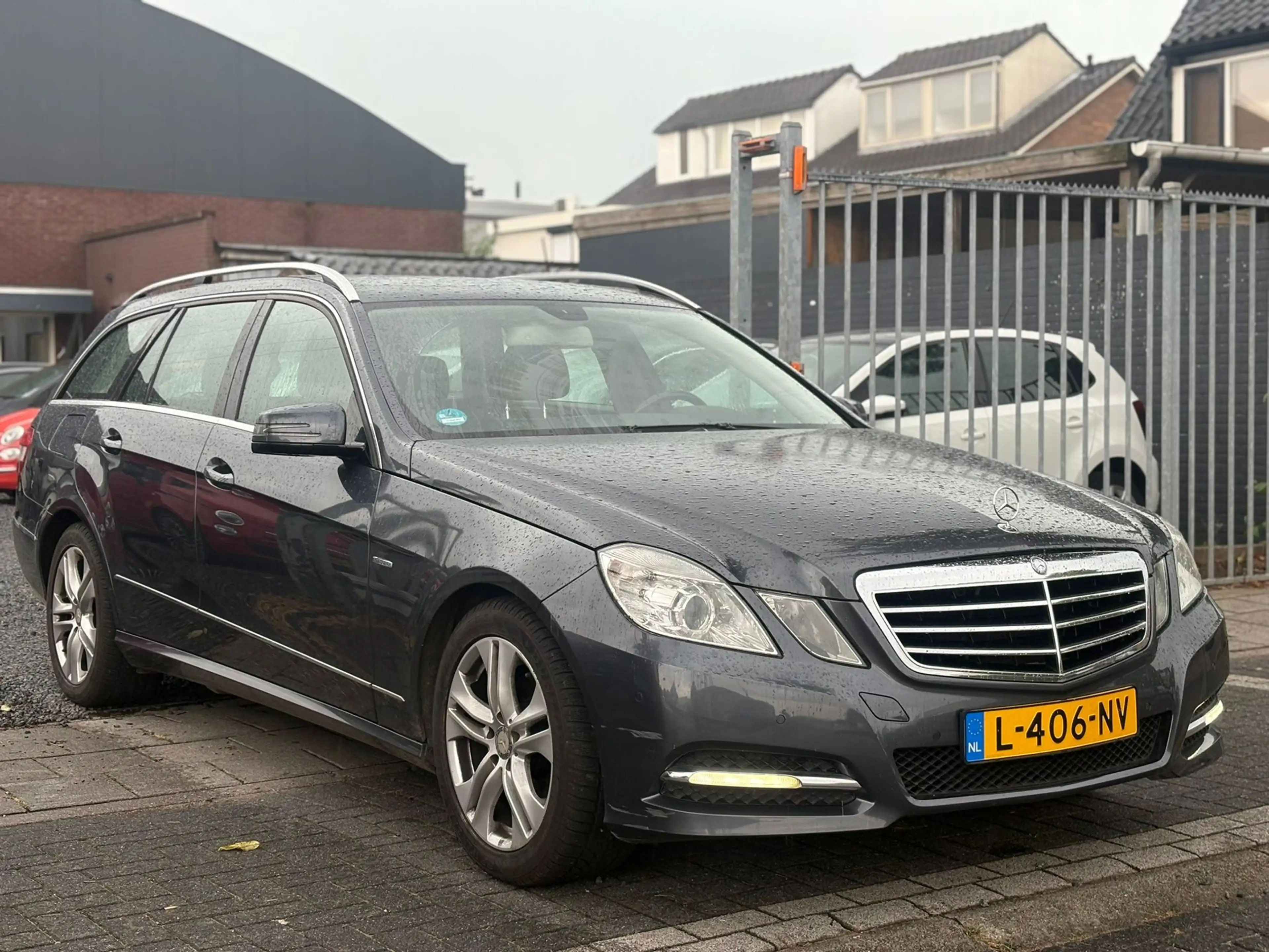 Mercedes-Benz E 200 Estate CGI Business Class Avantgarde — photo 3