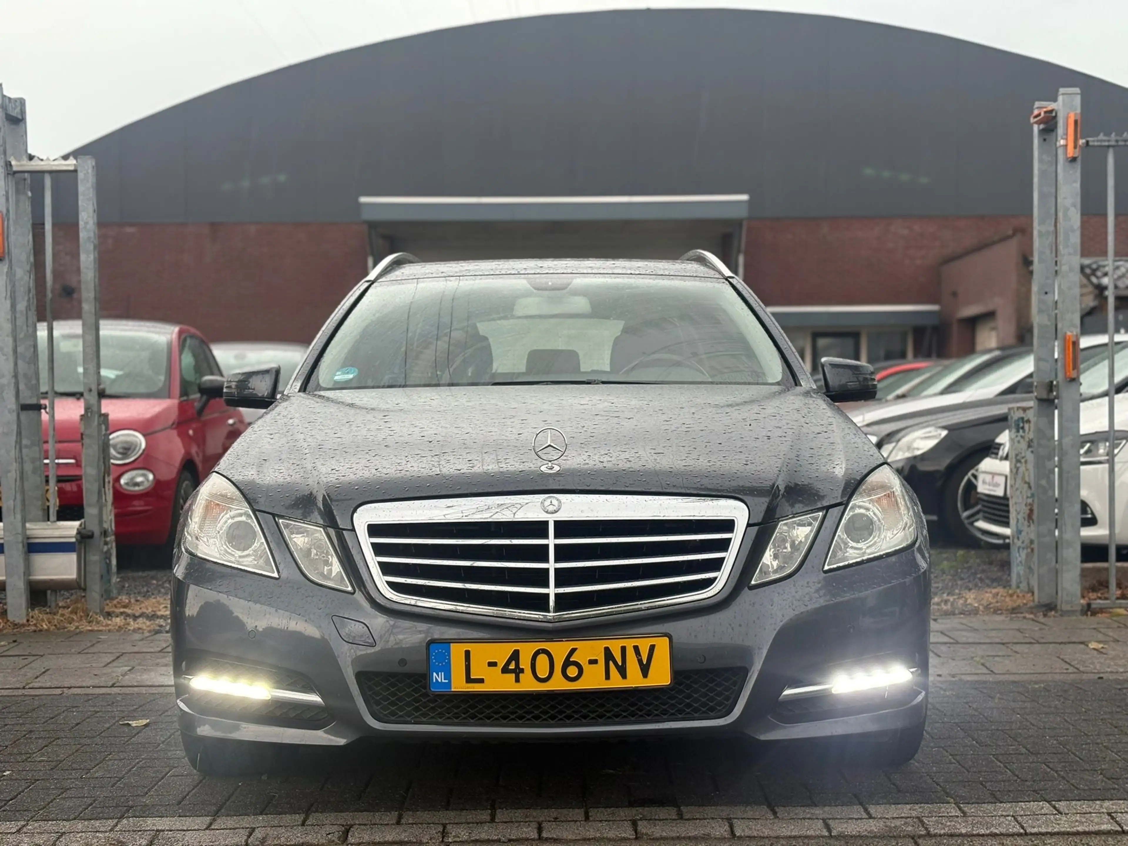 Mercedes-Benz E 200 Estate CGI Business Class Avantgarde — photo 2
