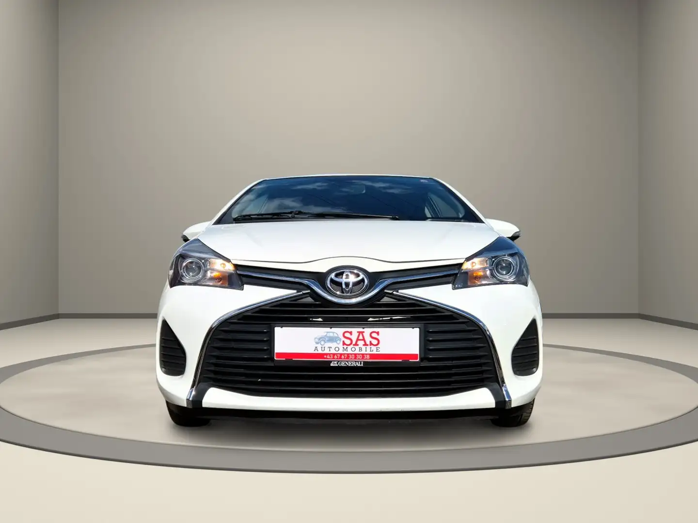 Toyota Yaris Yaris 1,0 VVT-i Active Active Weiß - 2
