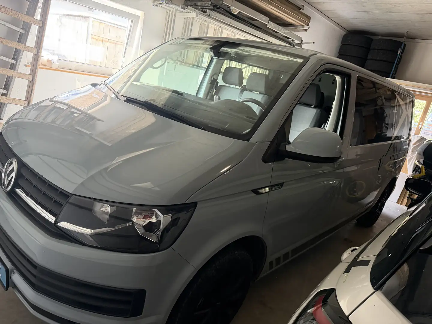 Volkswagen T6 Transporter Kastenwagen LR 2,0 TDI 4Motion - 1