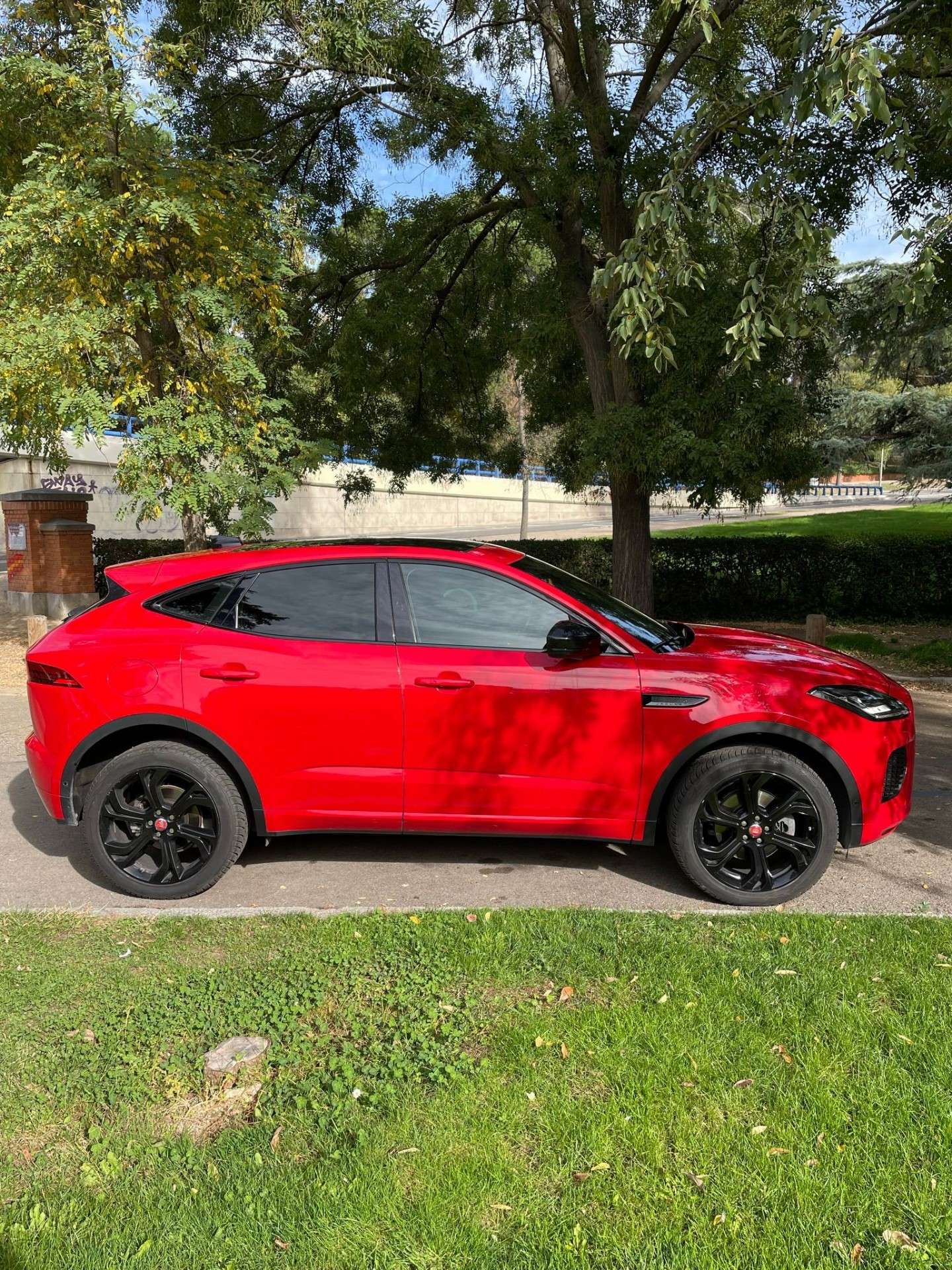 Jaguar E-Pace 2.0D I4 First Edition AWD Aut. 180 R-Dynamic - foto 1