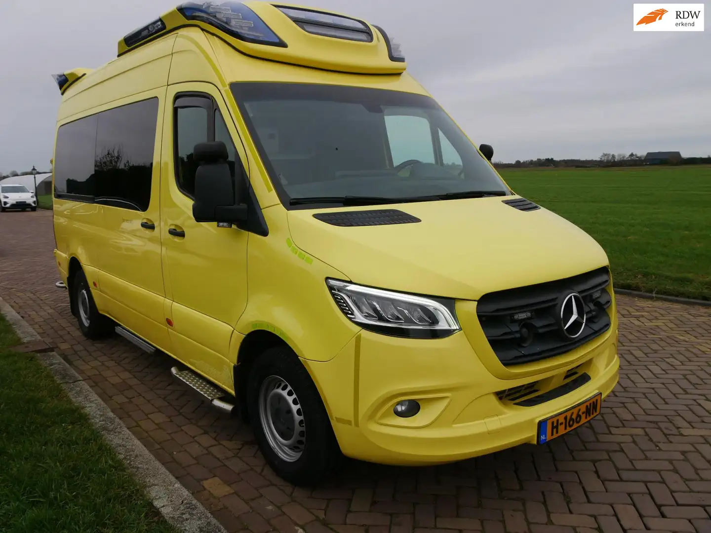 Mercedes-Benz Sprinter V6 3.0 AMBULANCE AUT ** 26999 EX BTW ** Geel - 1