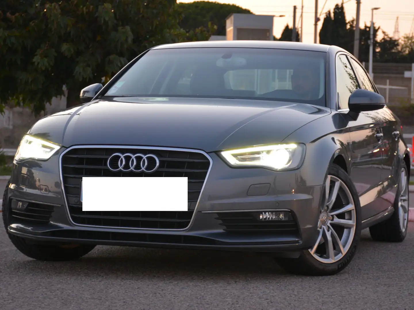 Audi A3 Berline 1.4 TFSI COD 140 Ambition Luxe Gris - 1