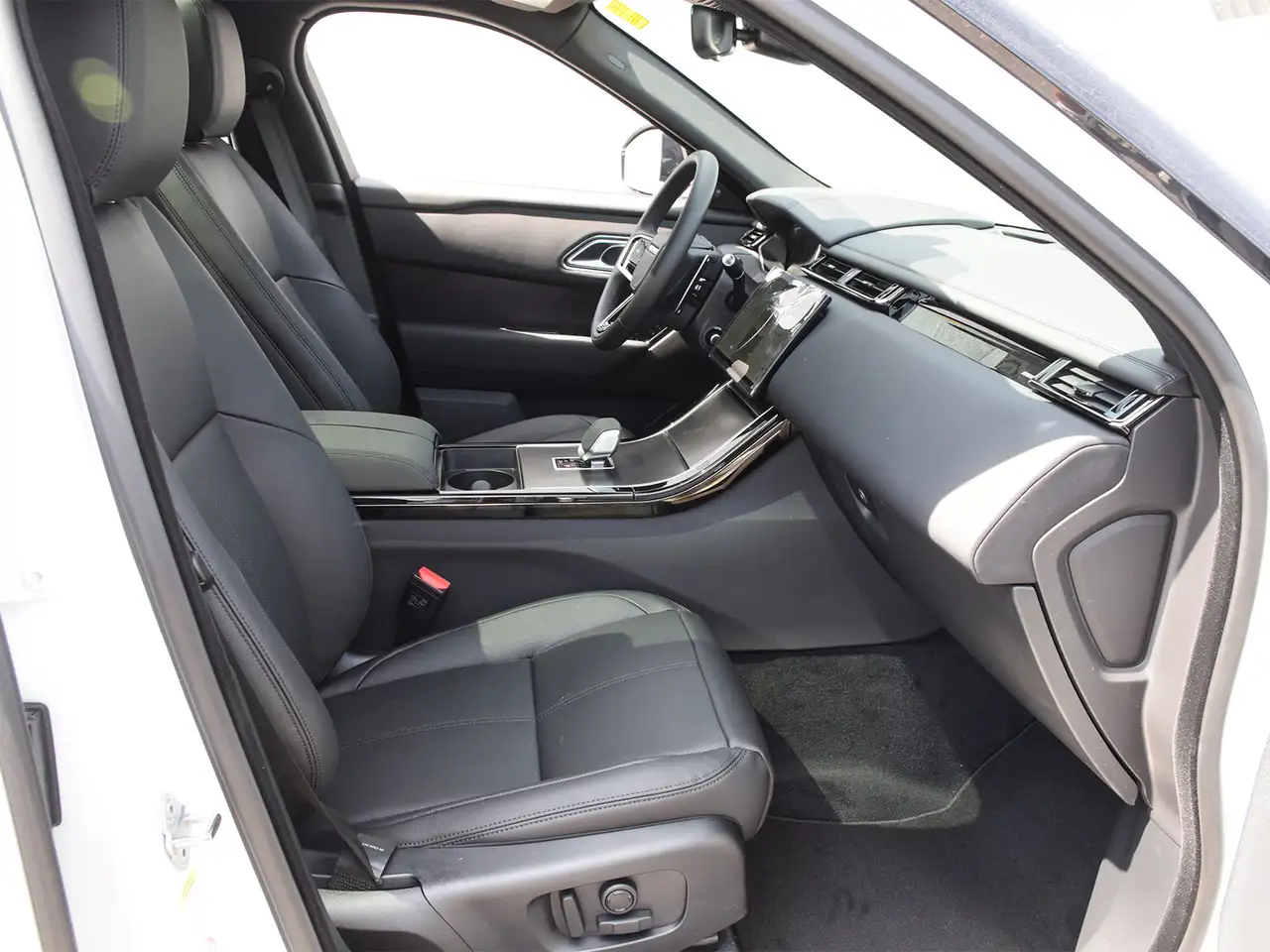 Land Rover Range Rover Velar снимка Land Rover Range Rover Velar