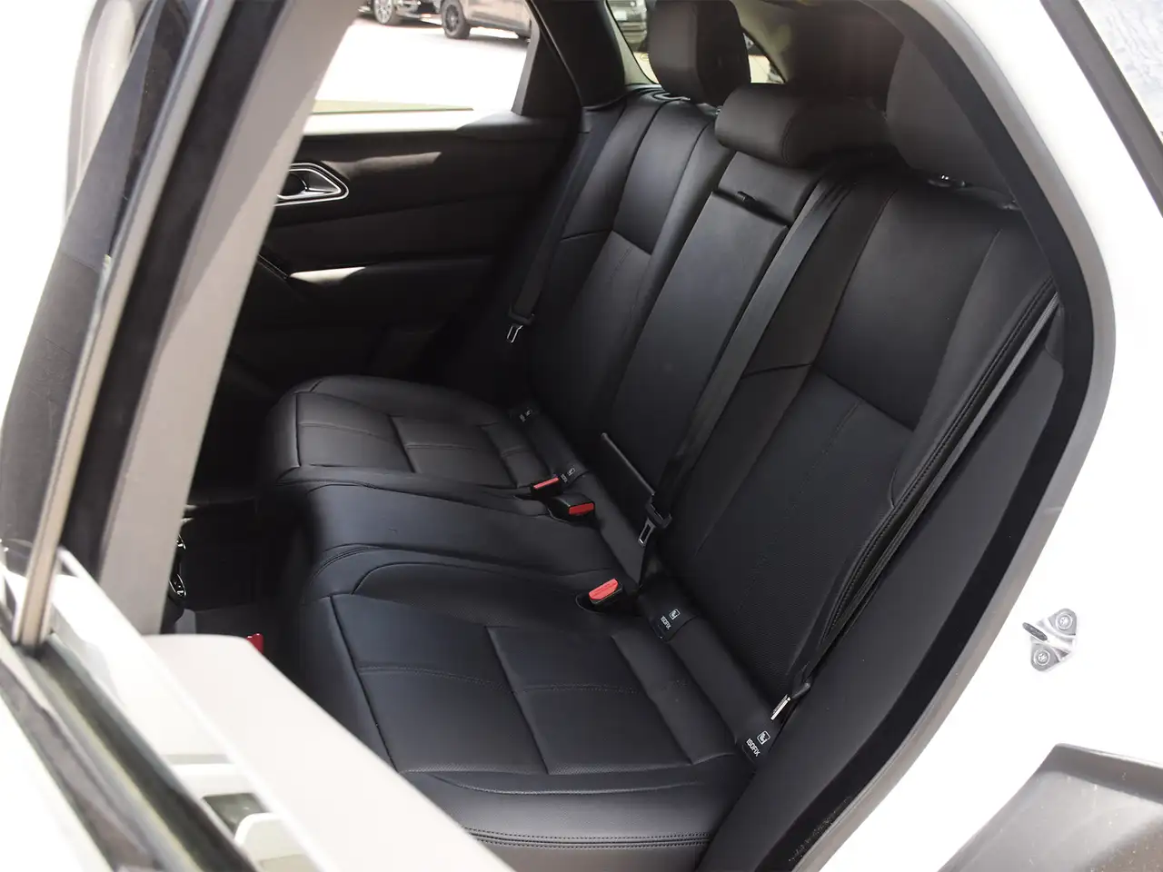 Land Rover Range Rover Velar снимка Land Rover Range Rover Velar