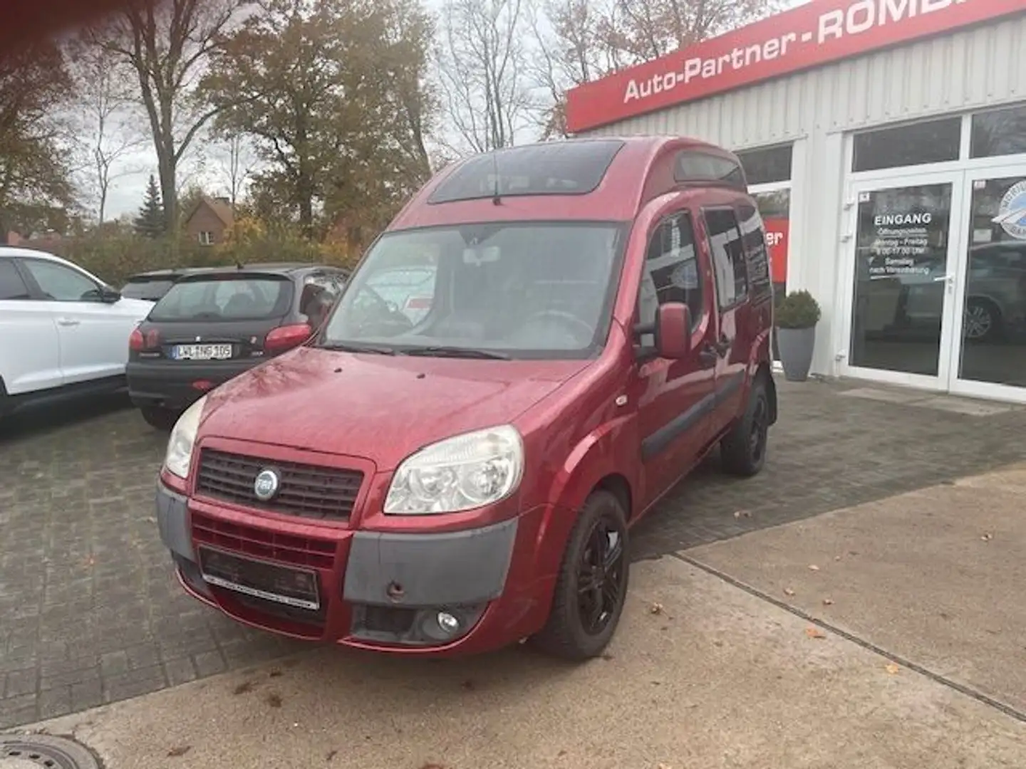Fiat Doblo 1.4 8V Dynamic Behindertenfahrzeug Elek.Rampe Rot - 1