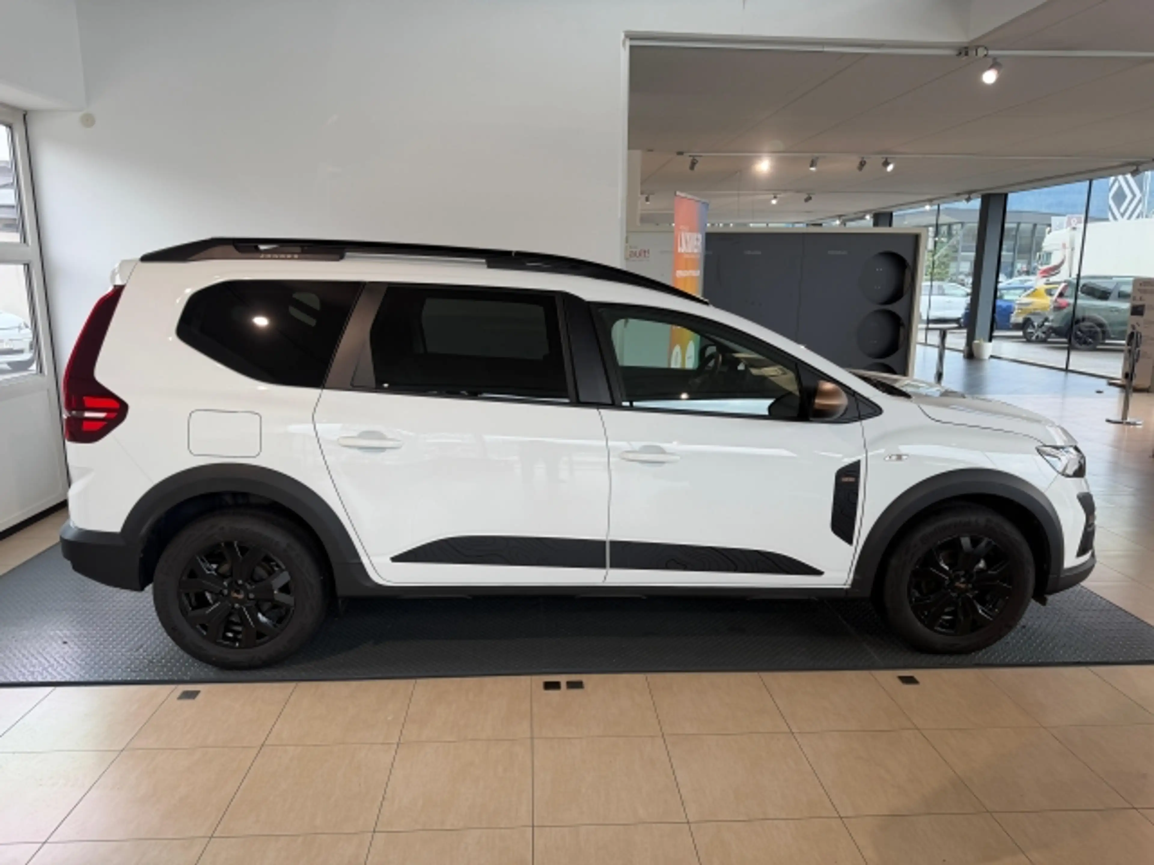 Dacia Jogger JoggerExtremeTCE110 — photo 4