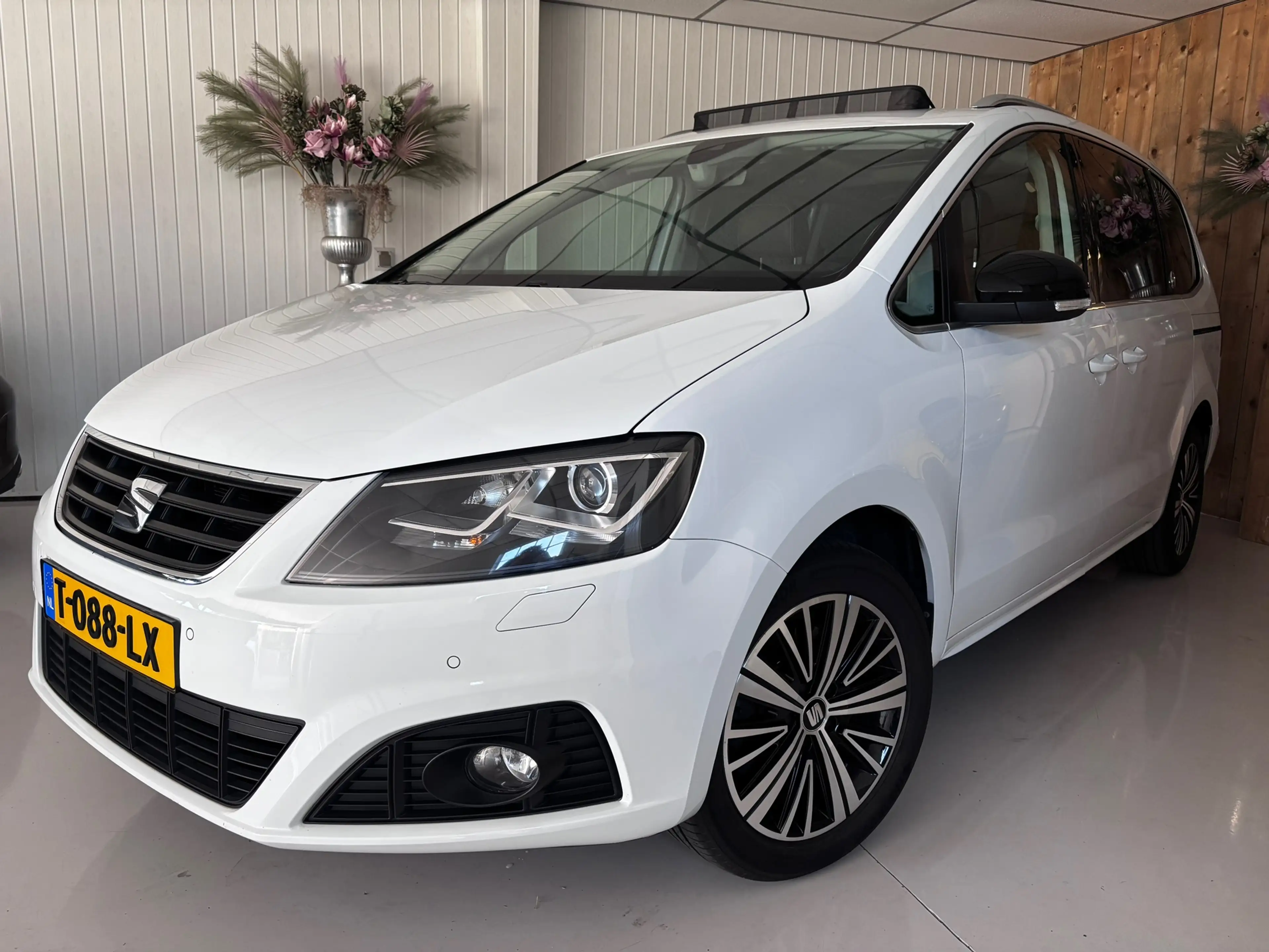 SEAT Alhambra 1.4 TSI 20TH ANNIVERSARY, 7-PERSOONS, NAVI, PANORA