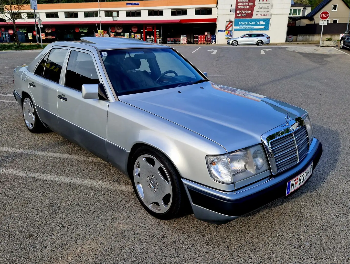 Mercedes-Benz 220 Silber - 1
