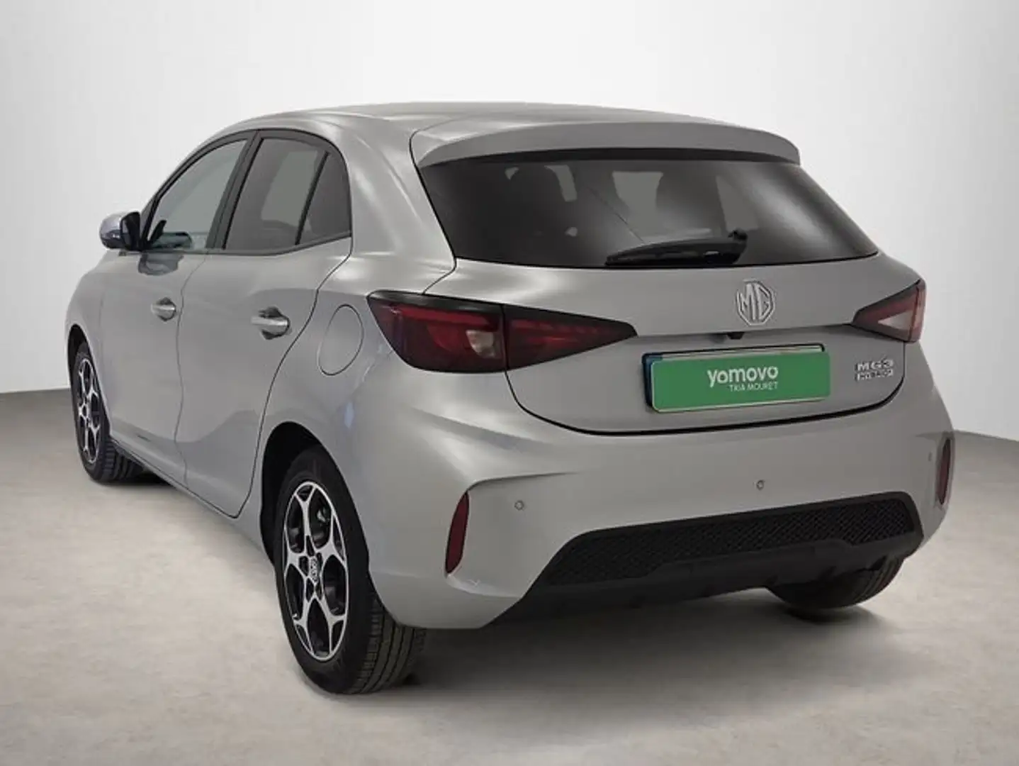 MG Luxury Plateado - 2
