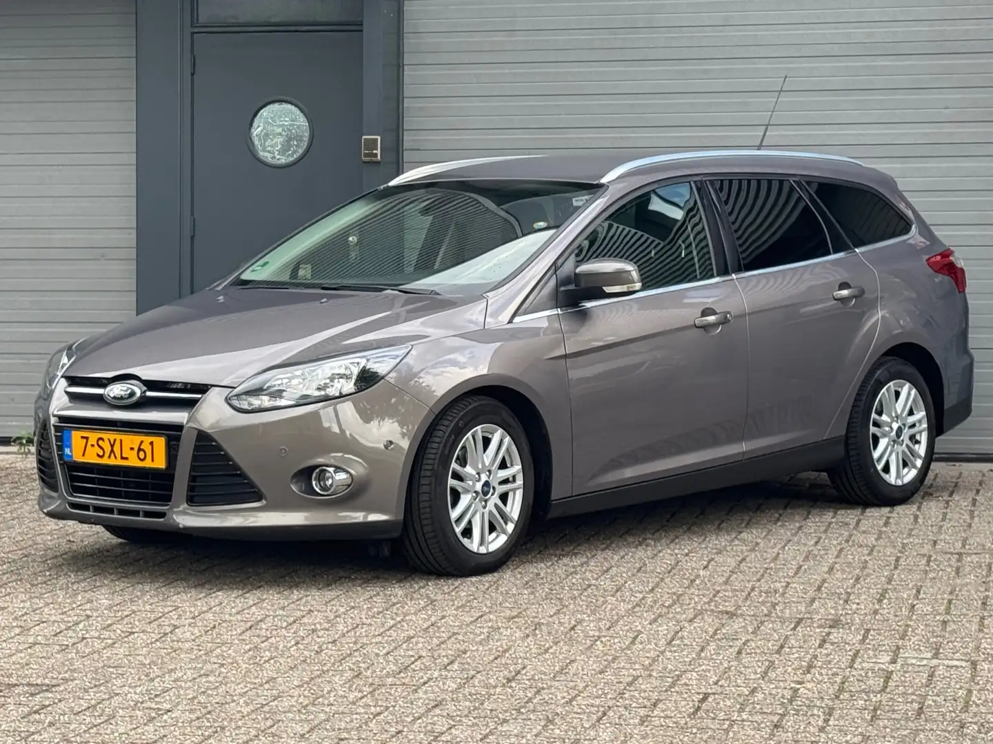 Ford Focus Wagon 1.6 TDCI ECOnetic Lease Titanium Marrón - 1