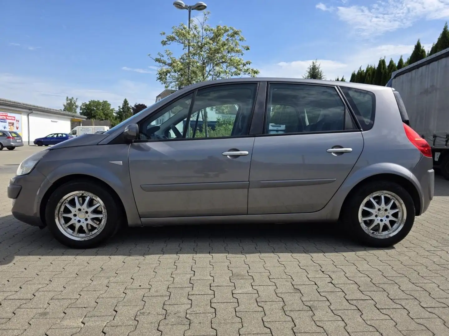 Renault Scenic II 2.0 dCi AHK NAVI DPF KLIMA el FH TEMP Grau - 2