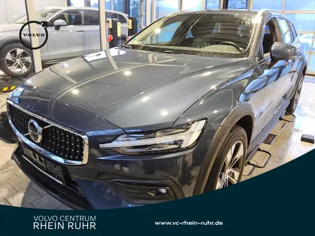 Volvo V60 Cross Country B5 AWD  Plus+LICHTPAK+PANO+RFK