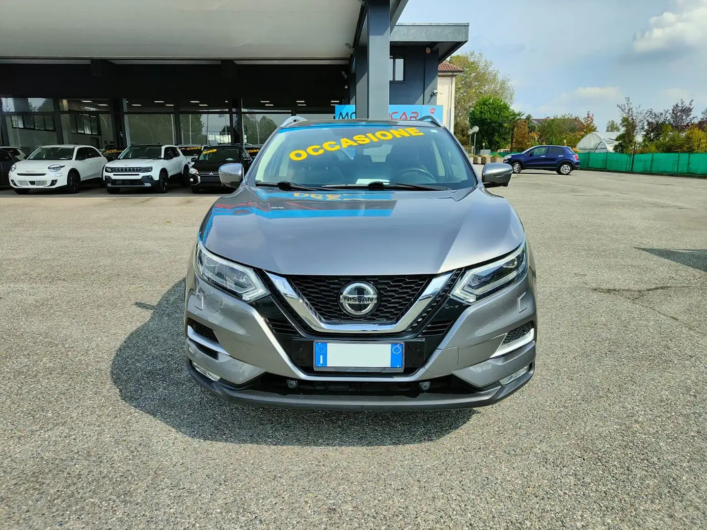 Nissan Qashqai 1.6 dCi 2WD N-Connecta Grijs - 2