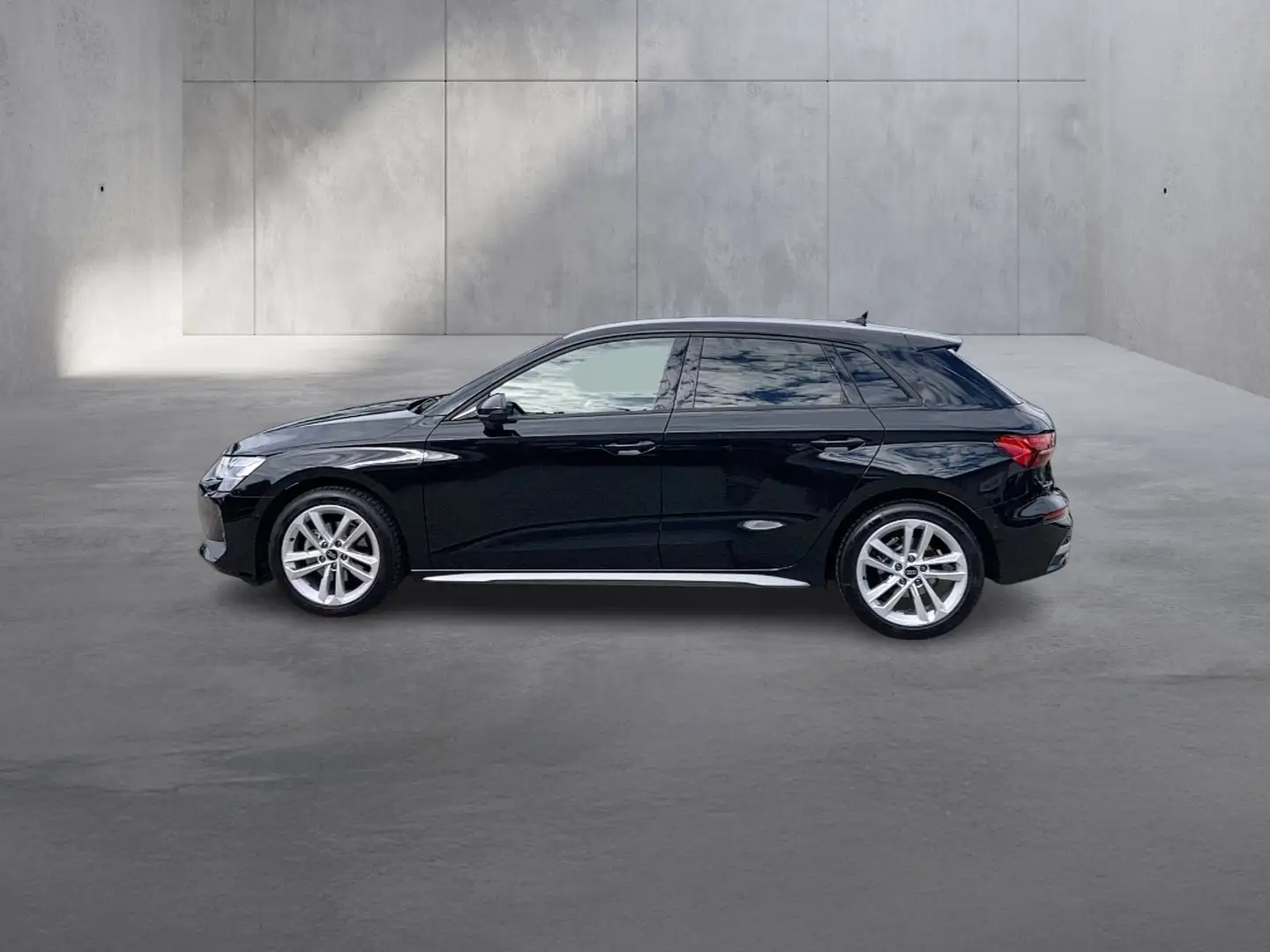 Audi A3 30 TFSI Schwarz - 2