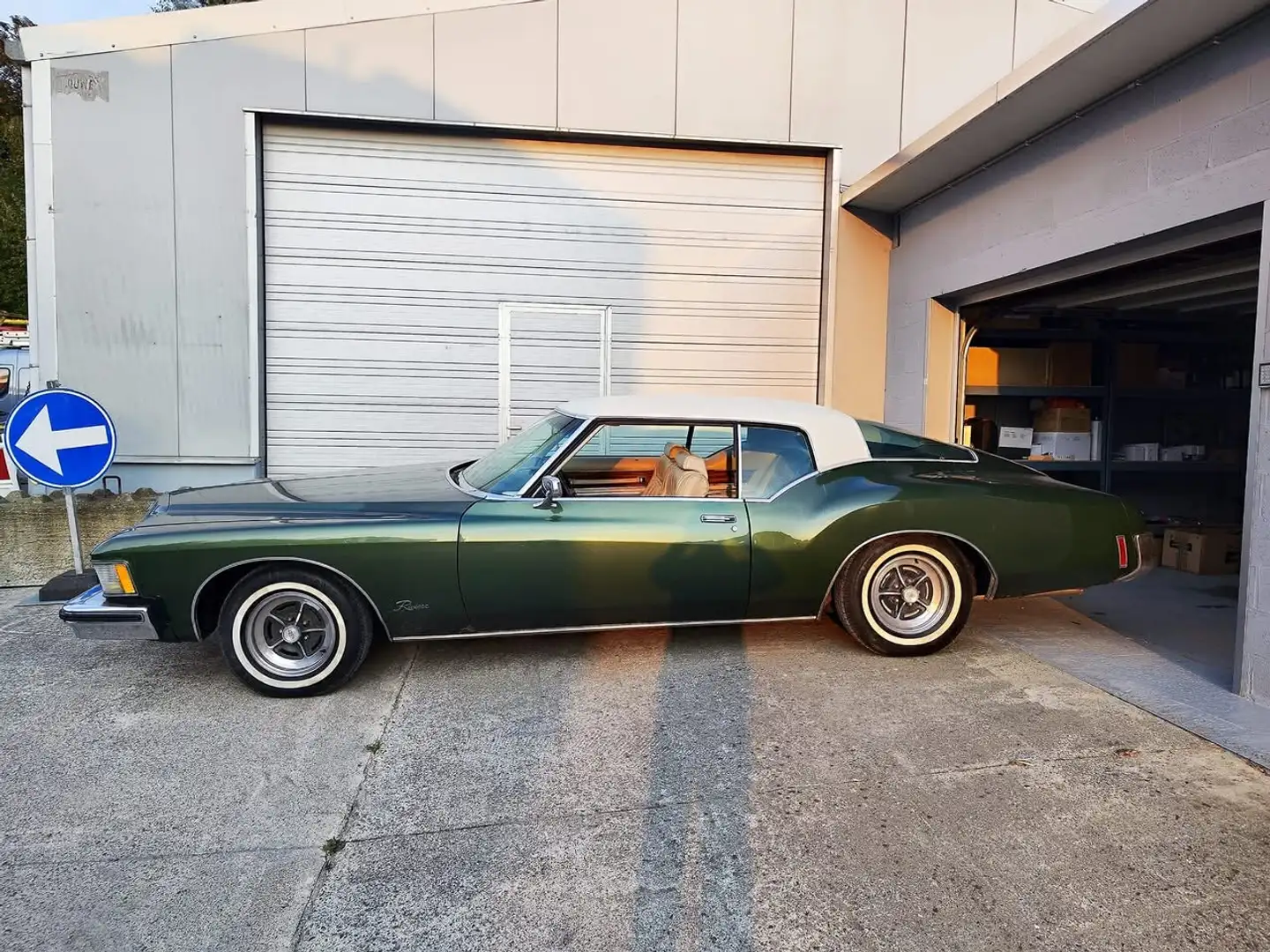 Buick Riviera - 2