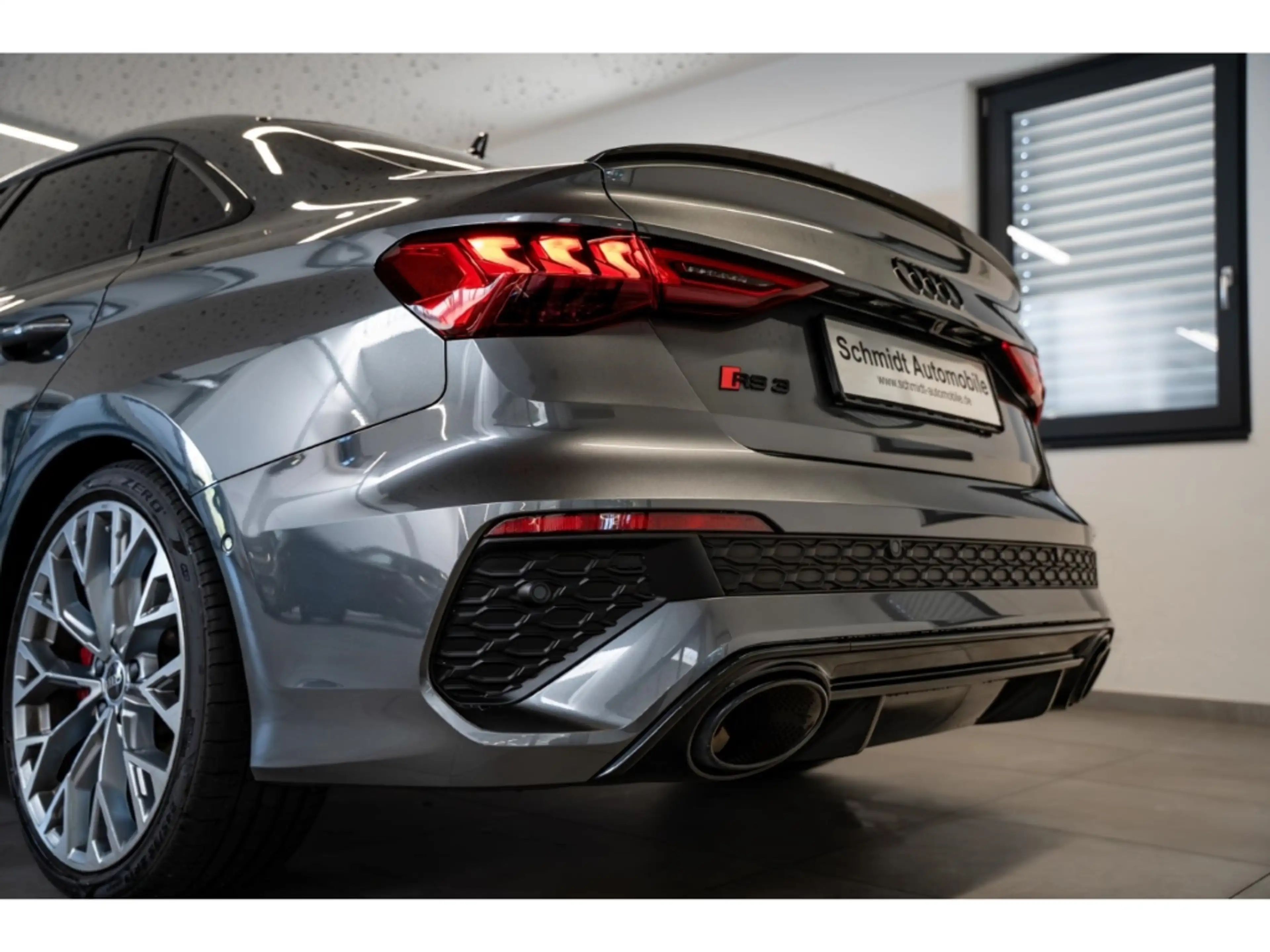 Audi RS3 Lim. 2.5 TFSI quattro Pano Matrix B&O ACC — photo 5