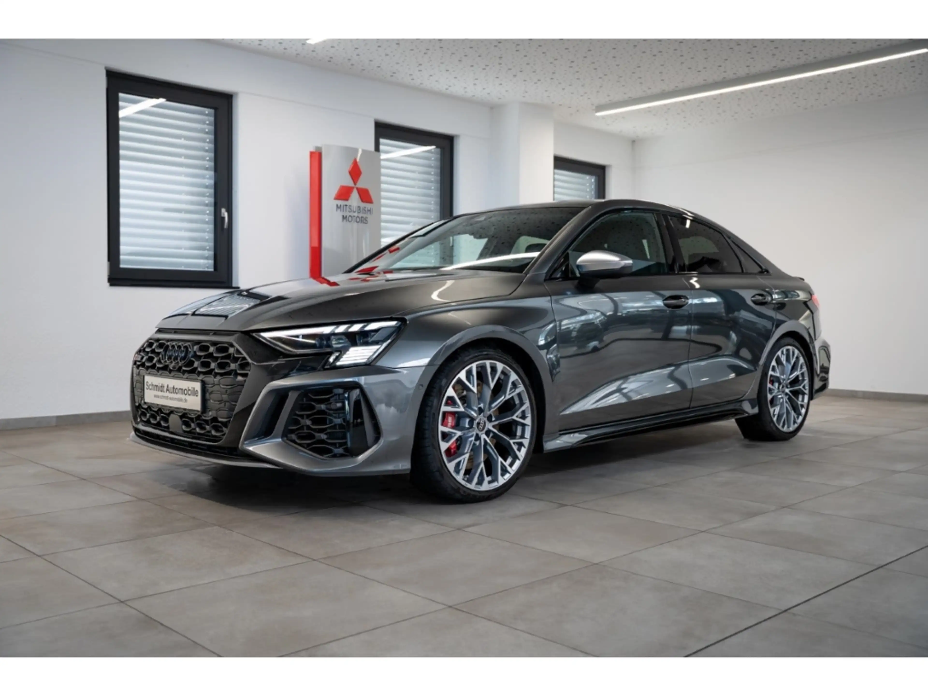 Audi RS3 Lim. 2.5 TFSI quattro Pano Matrix B&O ACC — photo 2