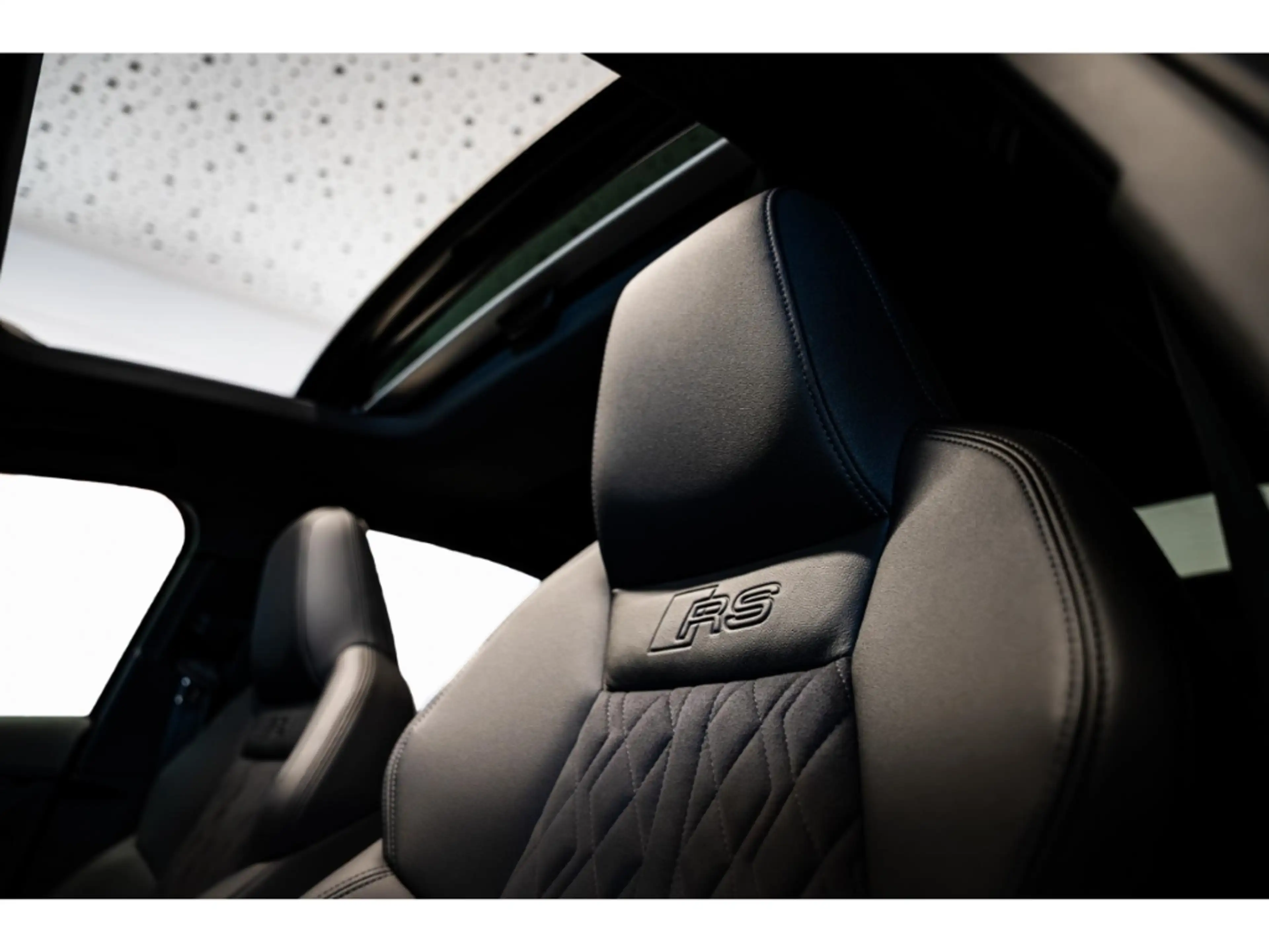 Audi RS3 Lim. 2.5 TFSI quattro Pano Matrix B&O ACC — photo 11