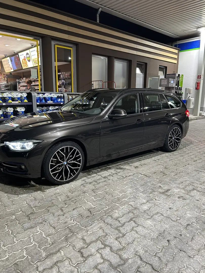 BMW 318 318d Touring Sport Line Aut. - 1