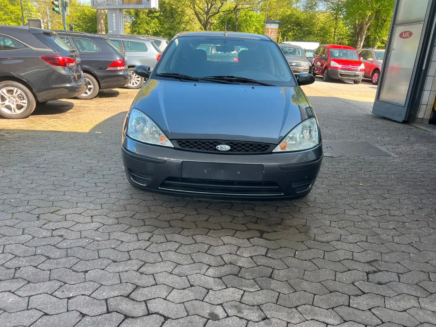 Ford Focus 1.6 Futura Klima-E Fenster-4 Türig Grau - 2
