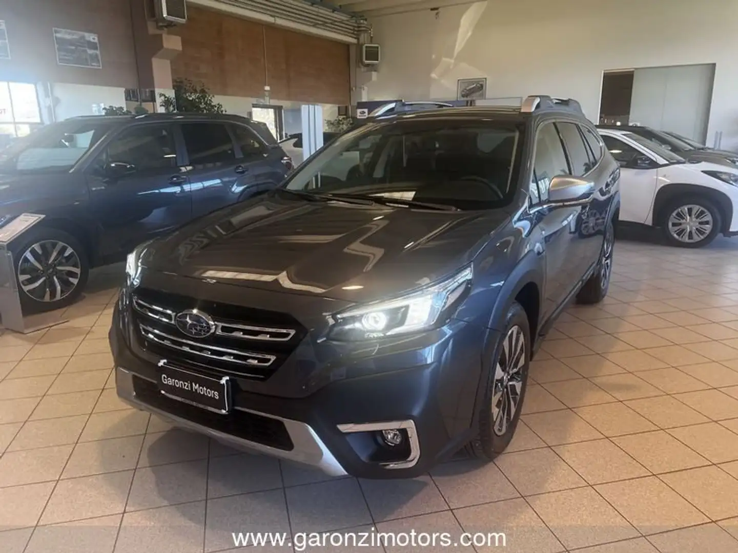 Subaru OUTBACK 2.5i Lineartronic Premium MY25 Grigio - 1