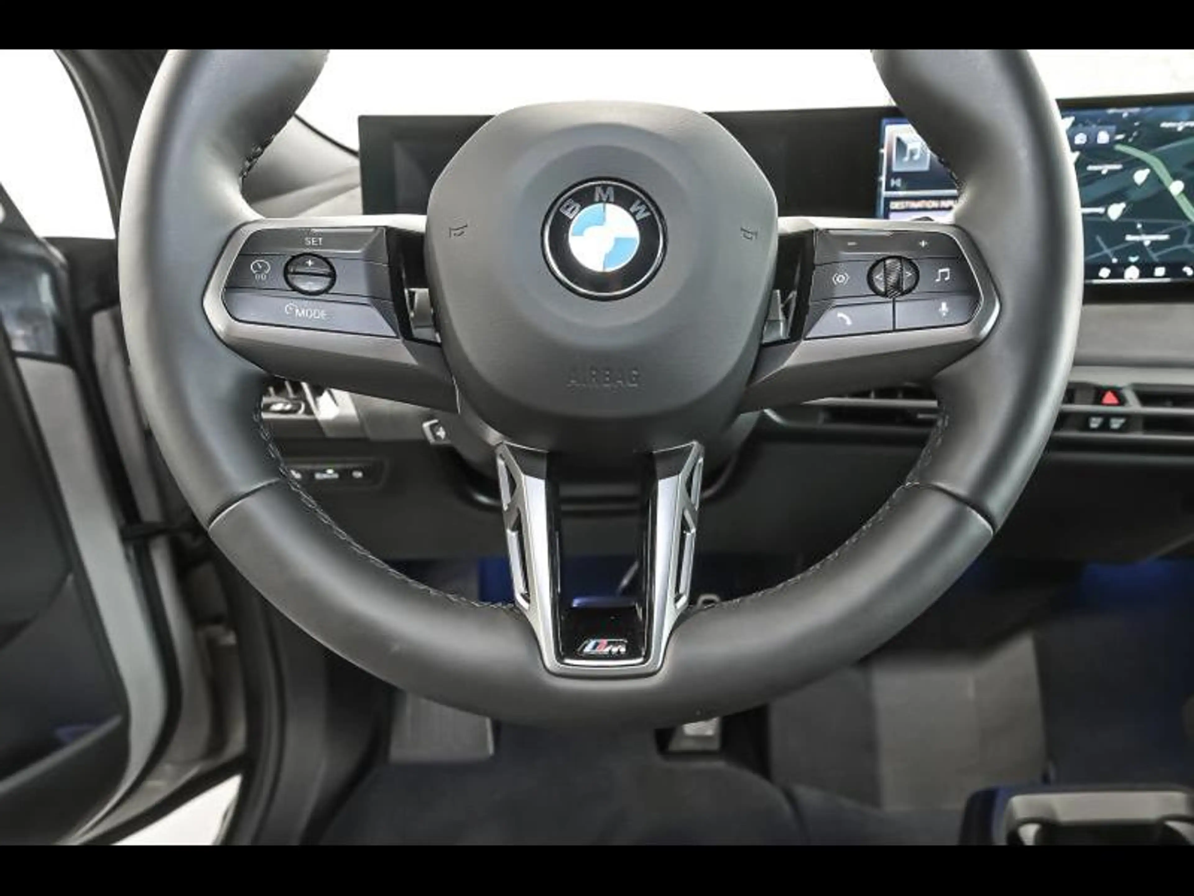 BMW iX xDrive60 lci — photo 7