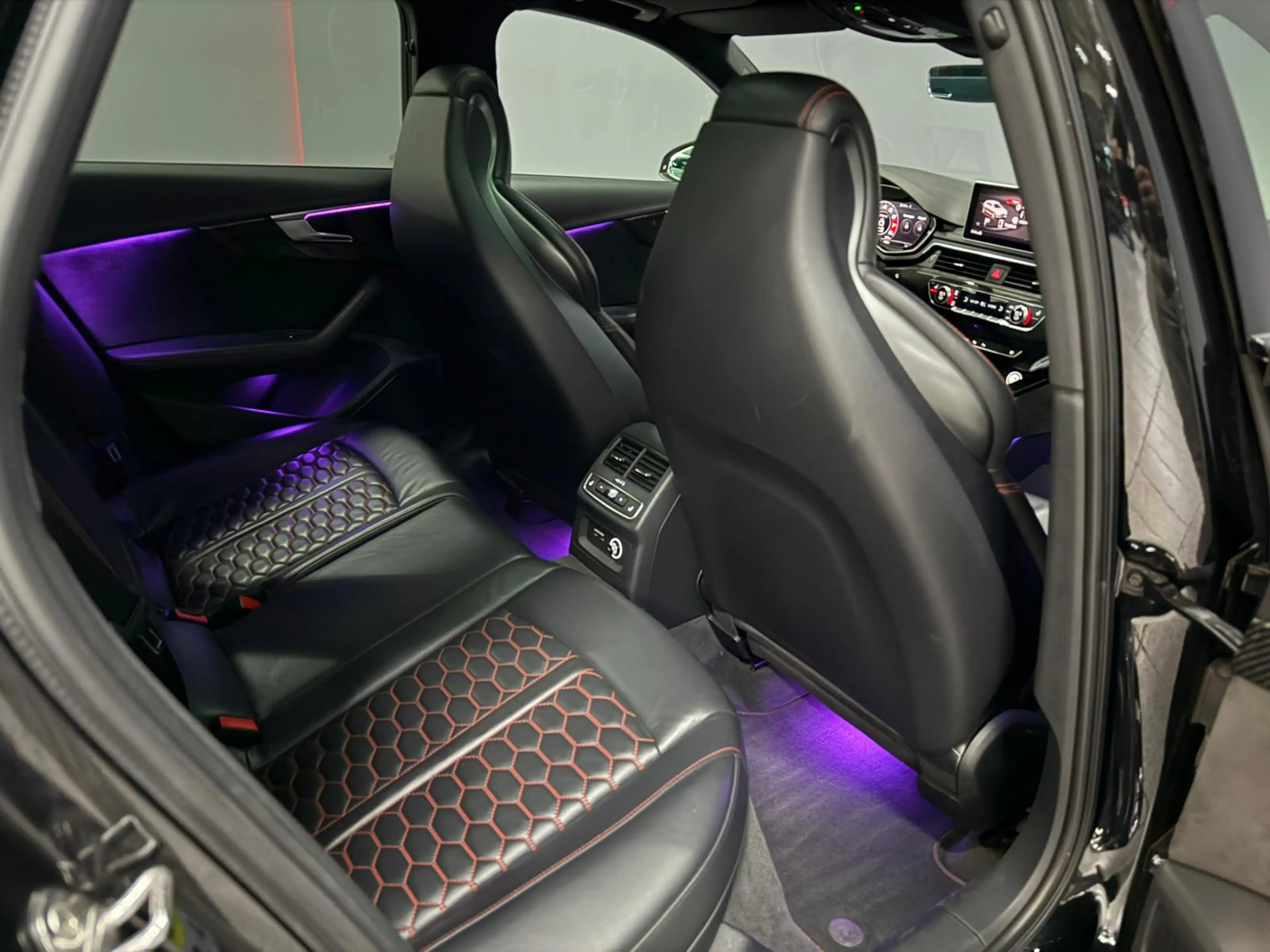 Audi RS4 Avant 2.9 TFSI quattro Pano|HUD|Carbon|B&O — photo 23