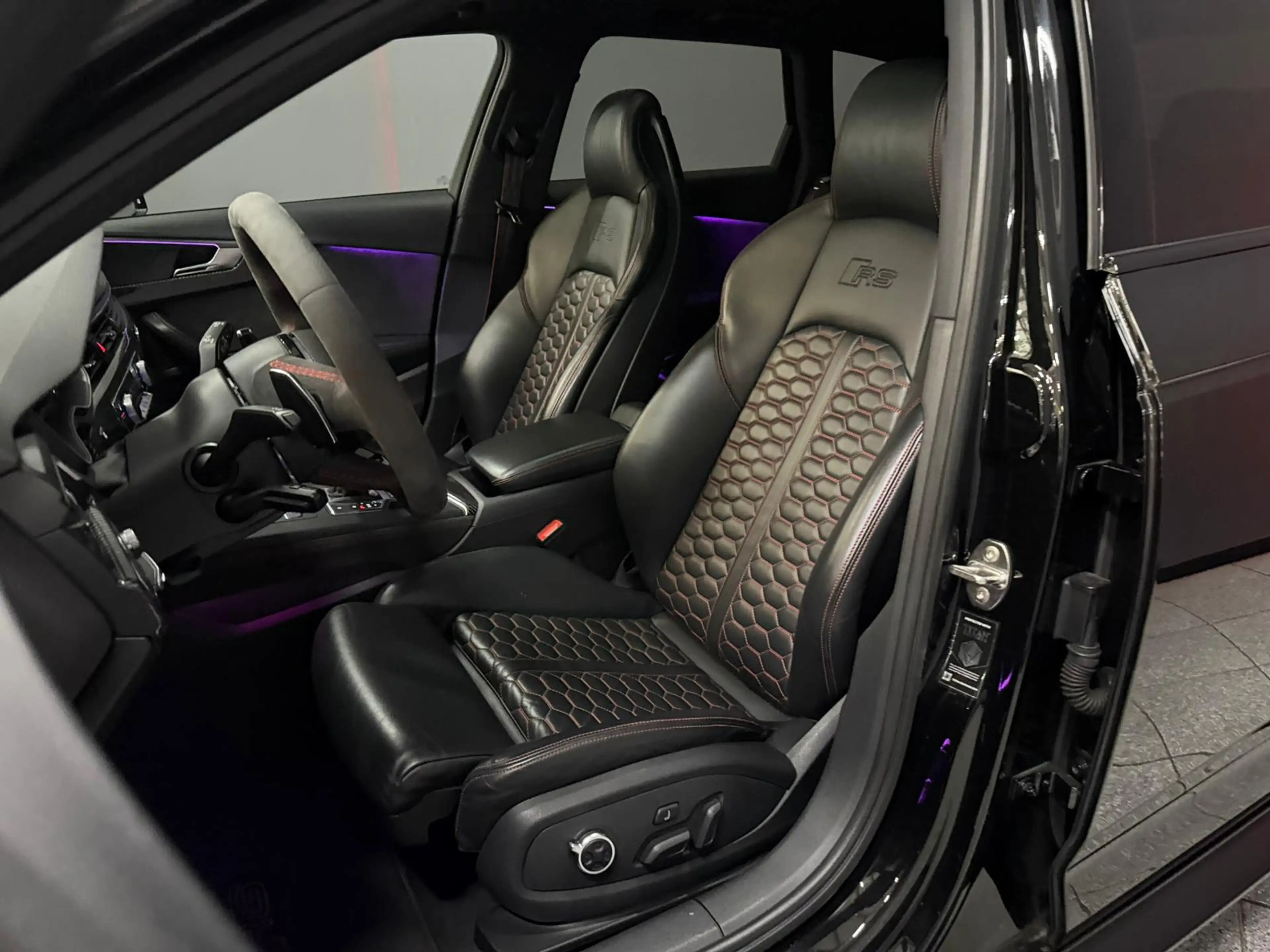Audi RS4 Avant 2.9 TFSI quattro Pano|HUD|Carbon|B&O — photo 12