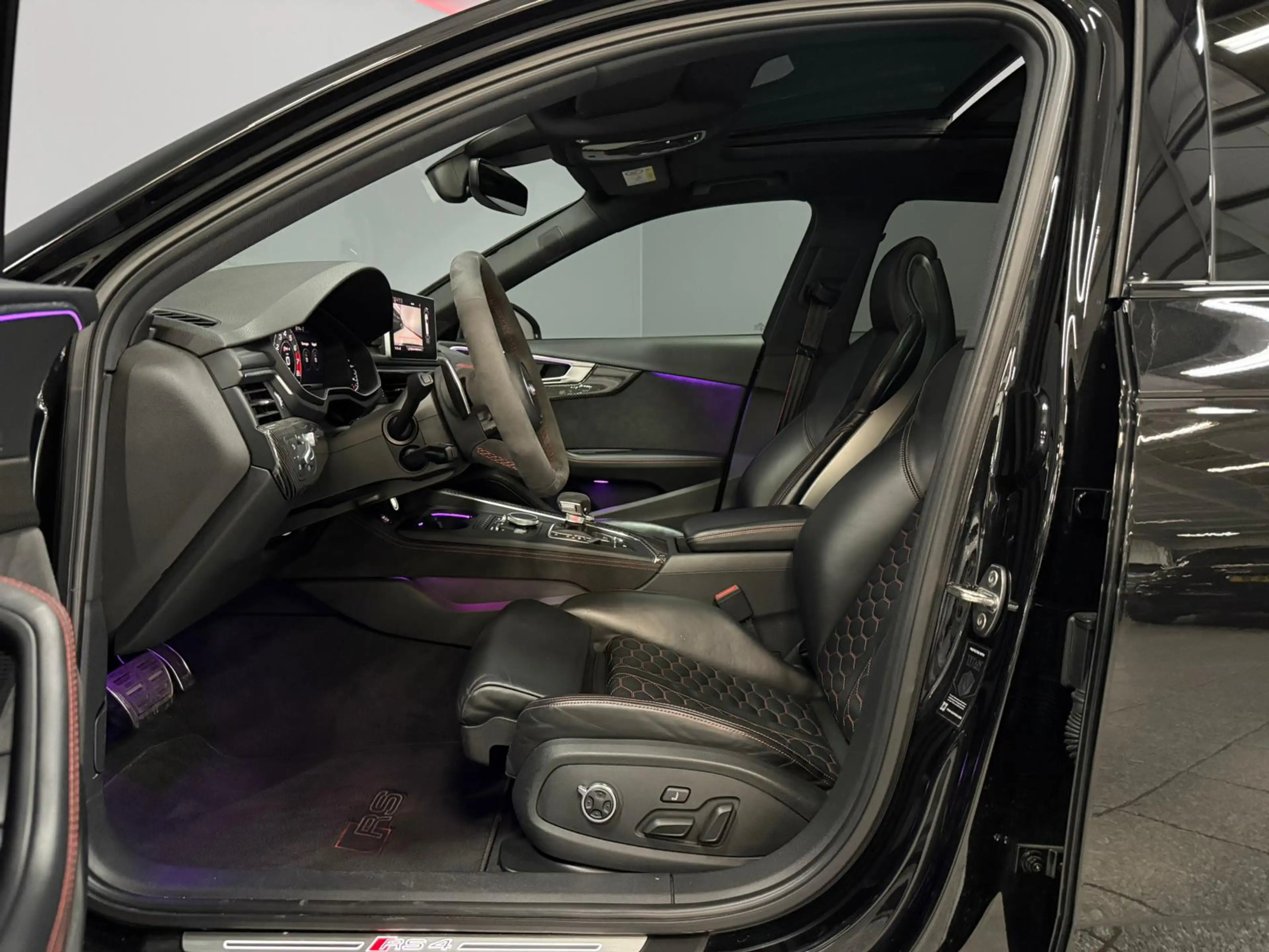 Audi RS4 Avant 2.9 TFSI quattro Pano|HUD|Carbon|B&O — photo 10
