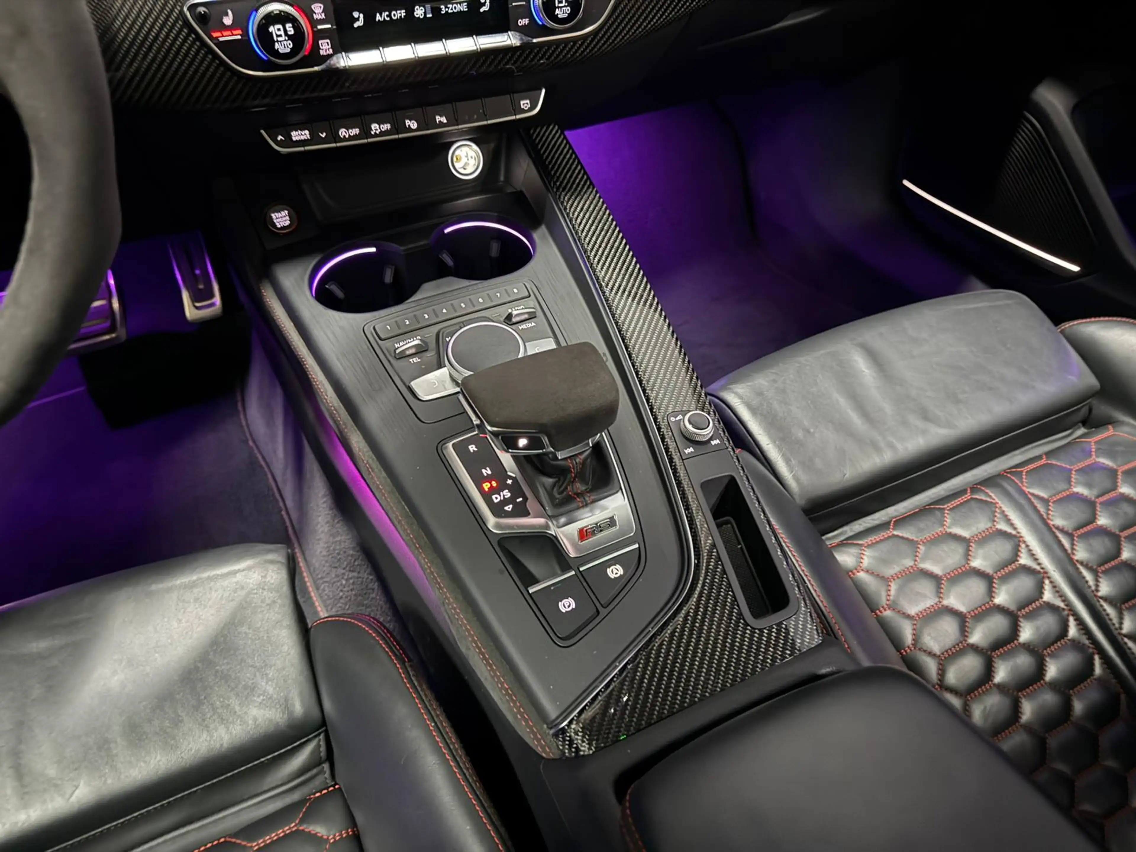 Audi RS4 Avant 2.9 TFSI quattro Pano|HUD|Carbon|B&O — photo 19