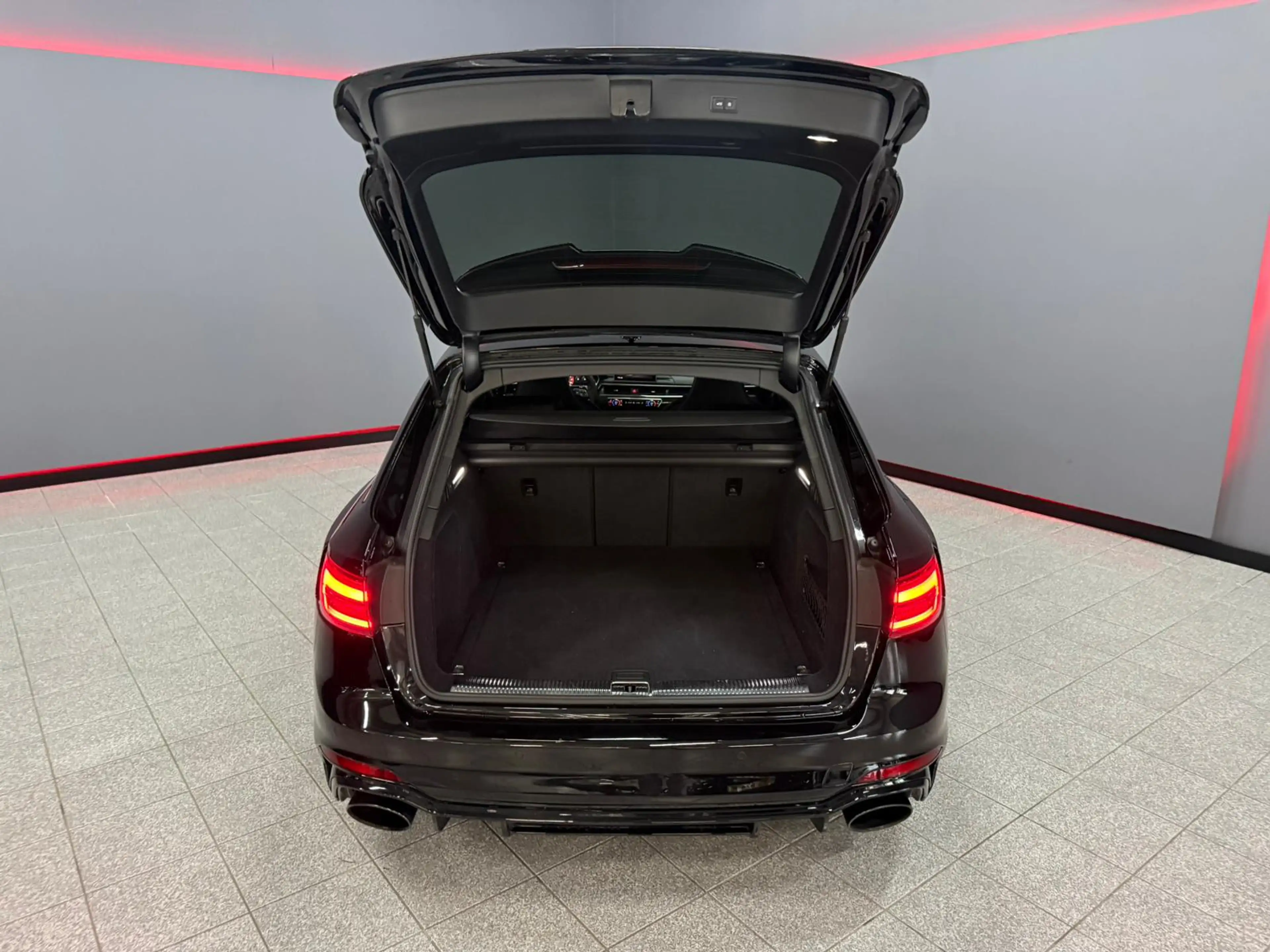 Audi RS4 Avant 2.9 TFSI quattro Pano|HUD|Carbon|B&O — photo 27