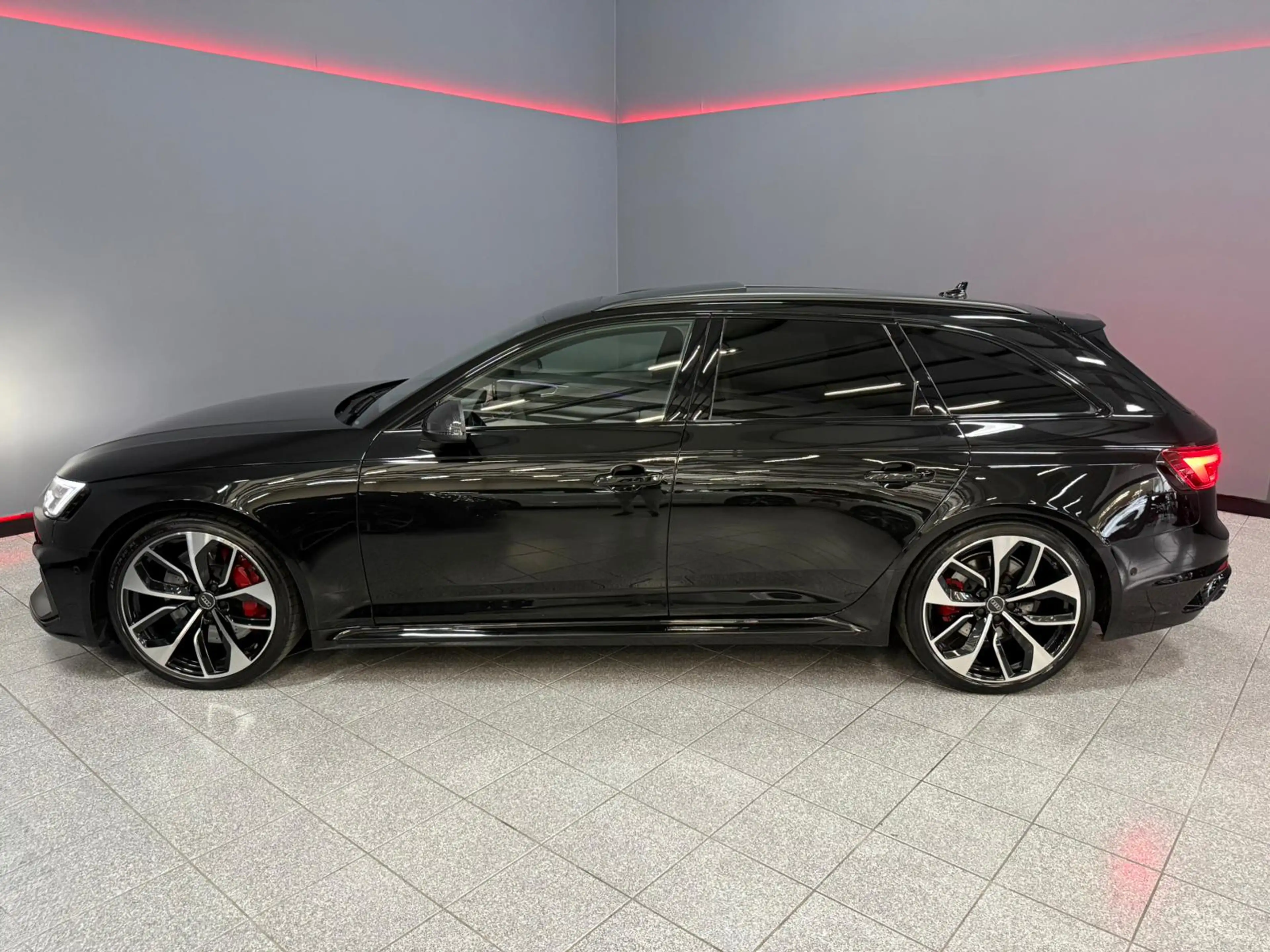 Audi RS4 Avant 2.9 TFSI quattro Pano|HUD|Carbon|B&O — photo 9