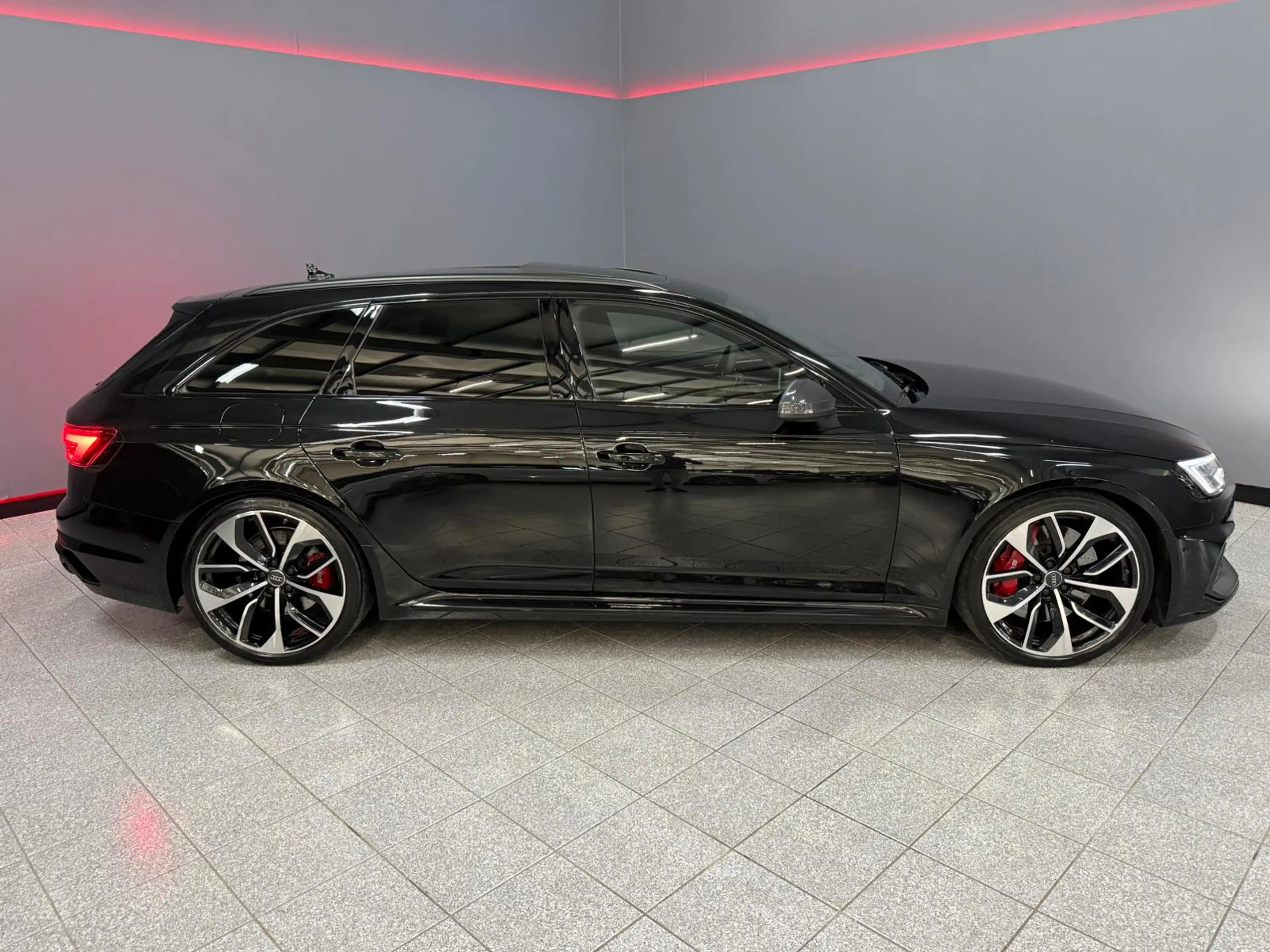 Audi RS4 Avant 2.9 TFSI quattro Pano|HUD|Carbon|B&O — photo 5