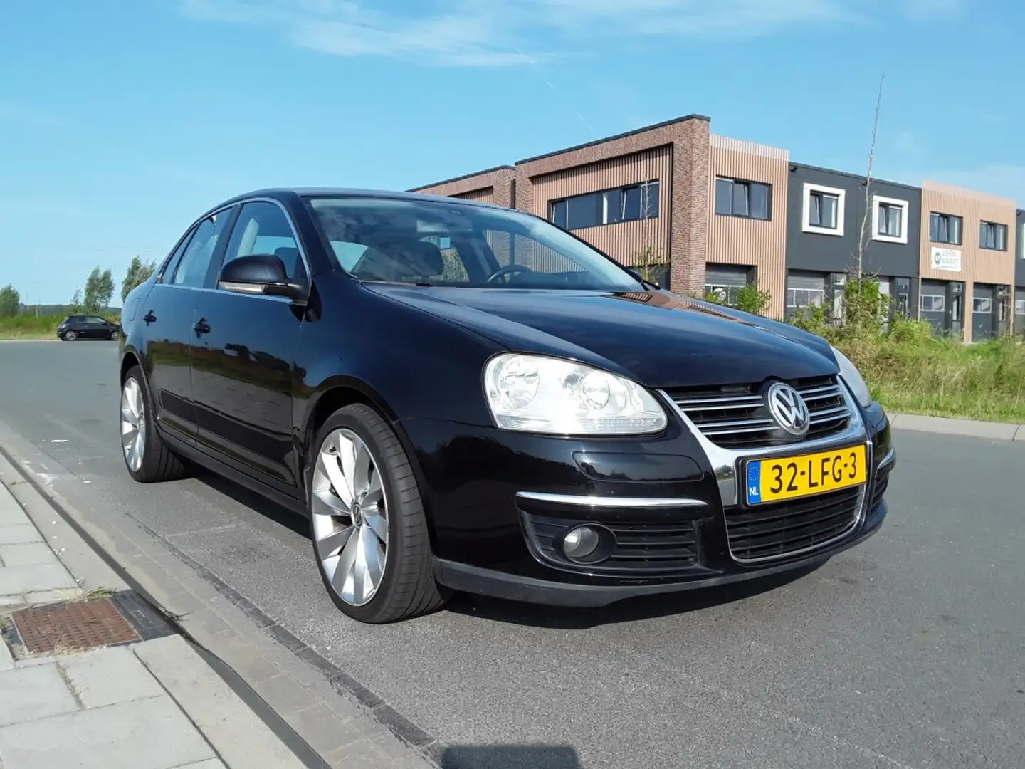 Volkswagen Jetta 1.4 TSI COMFORTLINE Negro - 2