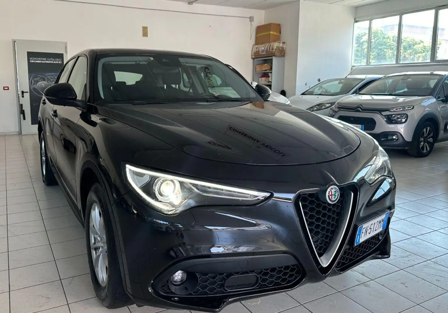 Alfa Romeo Stelvio 2.2 T.diesel 180 CV AT8 Q4 Bus. Černá - 1