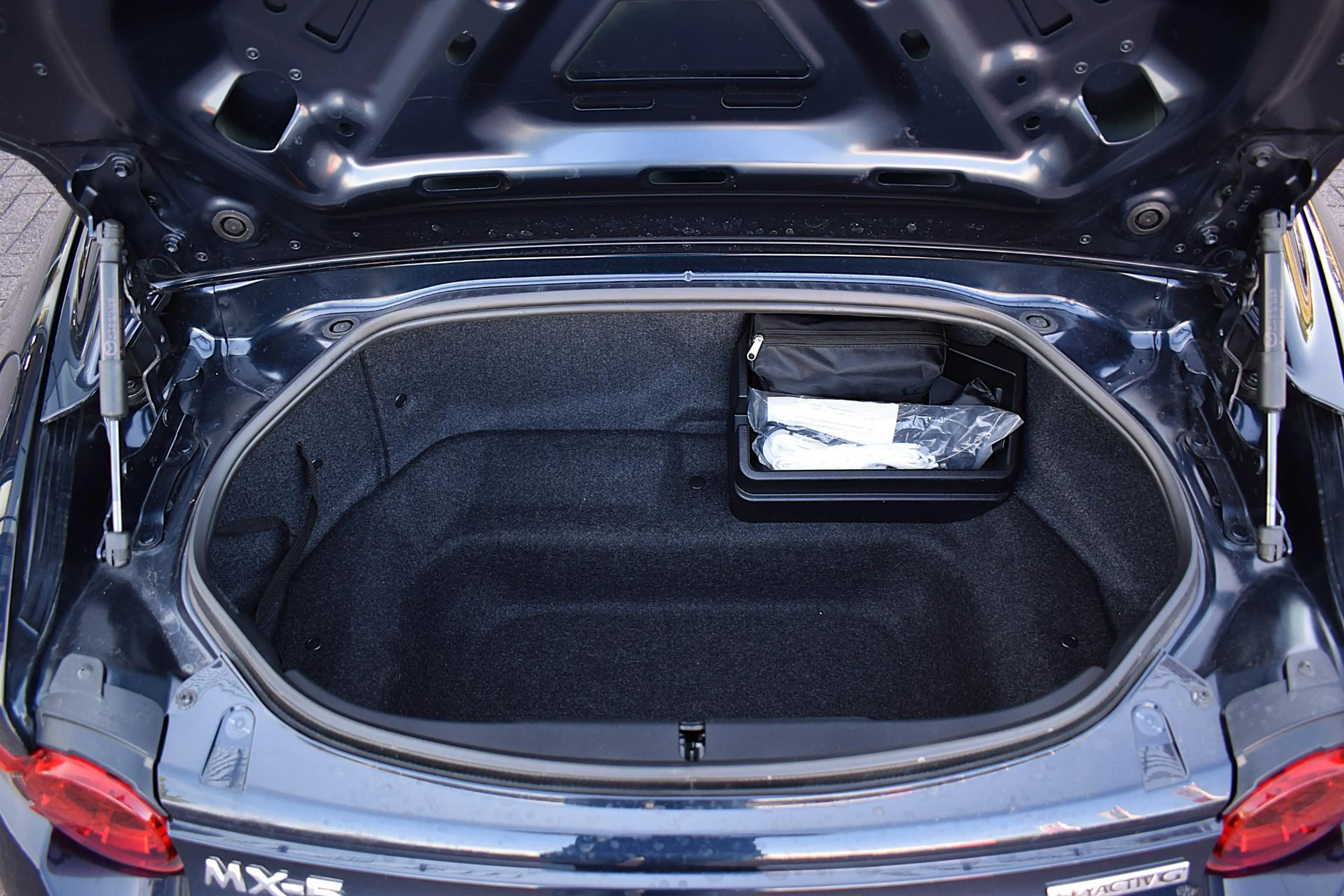 Mazda MX-5 RF 2.0 SkyActiv-G 184 Exclusive-Line | Hardtop | 1 — photo 6