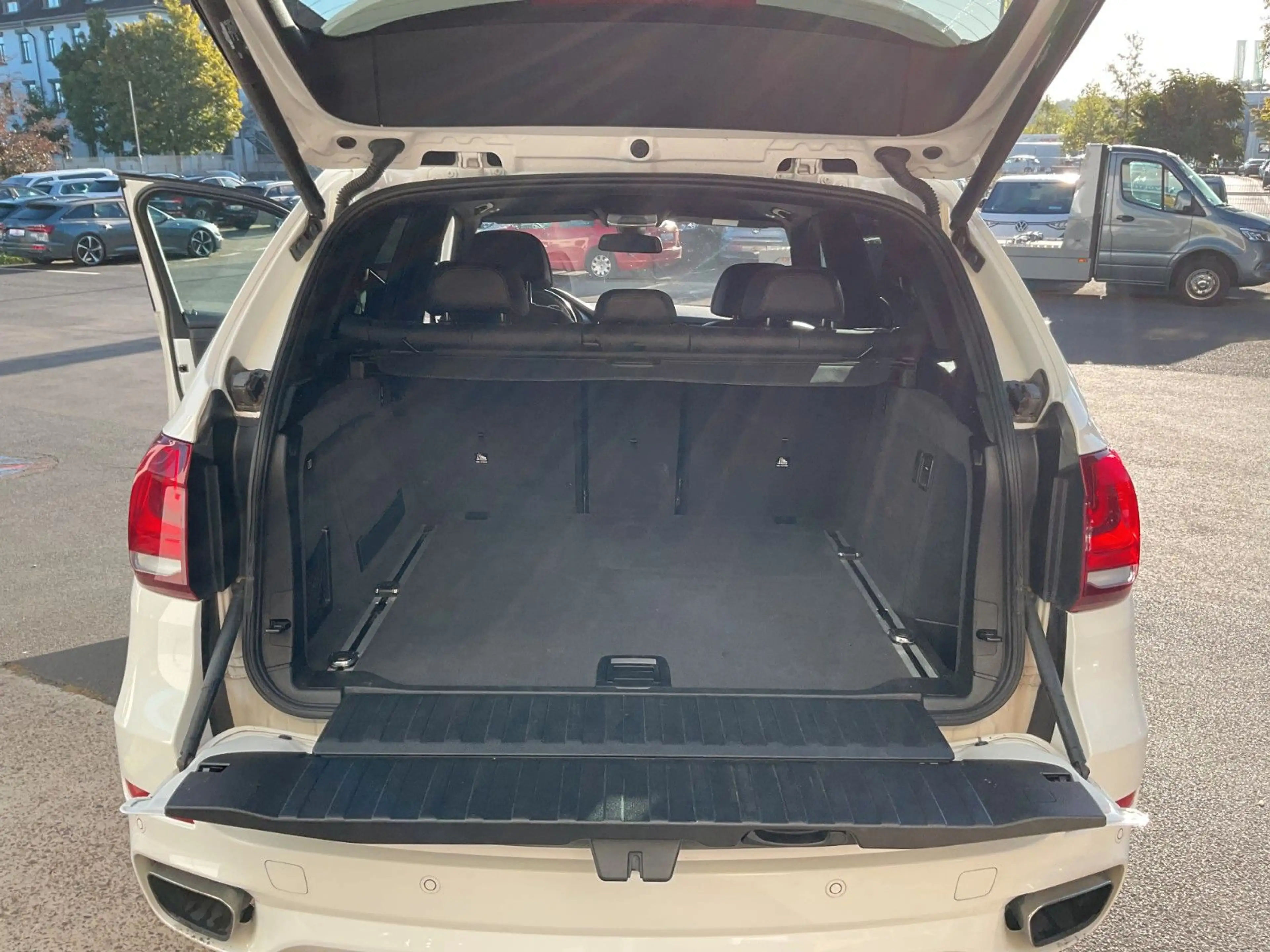 BMW X5 xDrive 40 d M-Paket Standh. LEDER HUD AHK ACC — photo 11