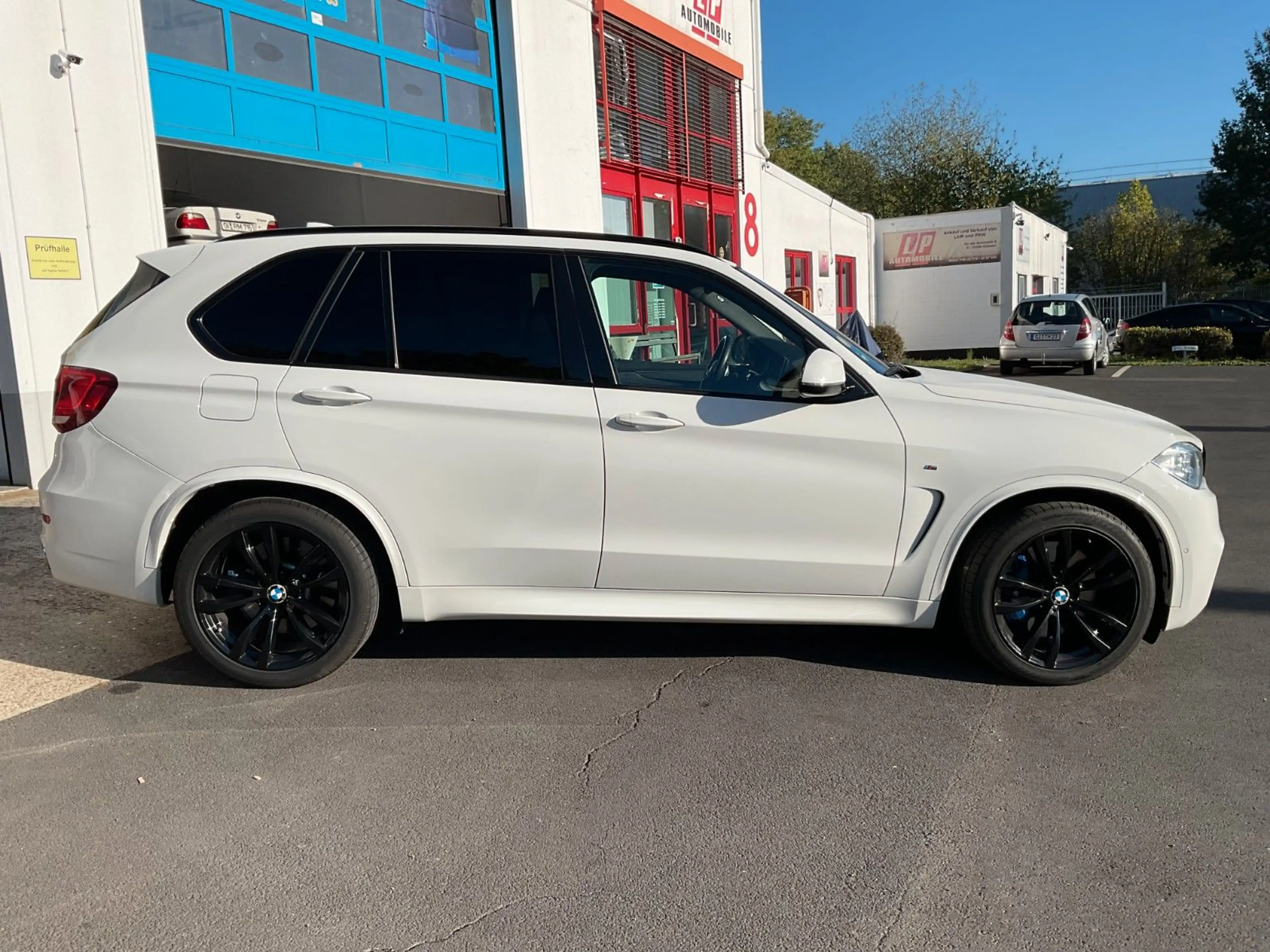BMW X5 xDrive 40 d M-Paket Standh. LEDER HUD AHK ACC — photo 4
