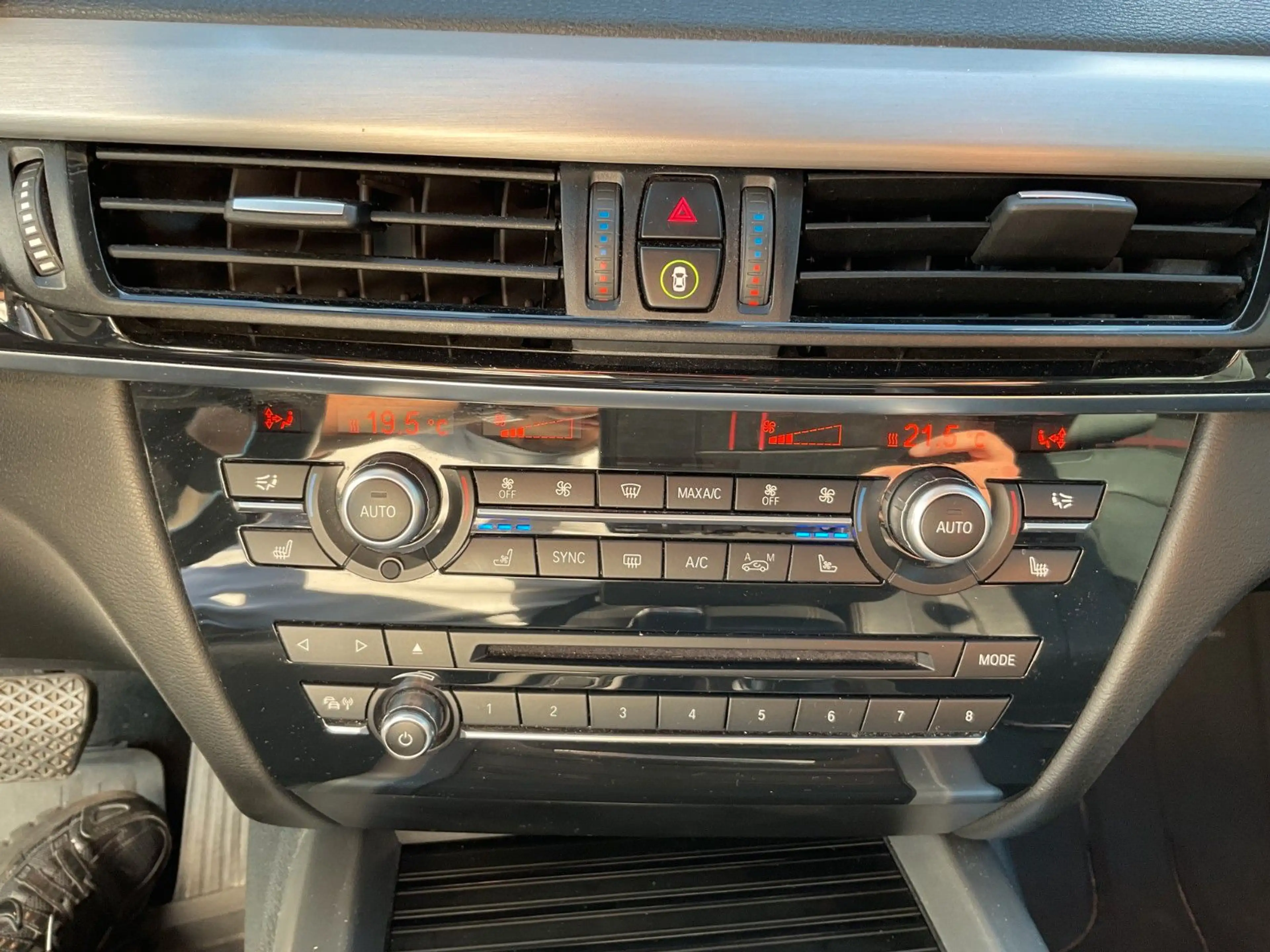 BMW X5 xDrive 40 d M-Paket Standh. LEDER HUD AHK ACC — photo 15