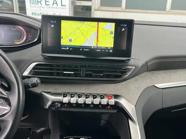 Peugeot 3008 view 11