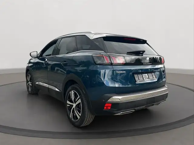 Peugeot 3008 view 3