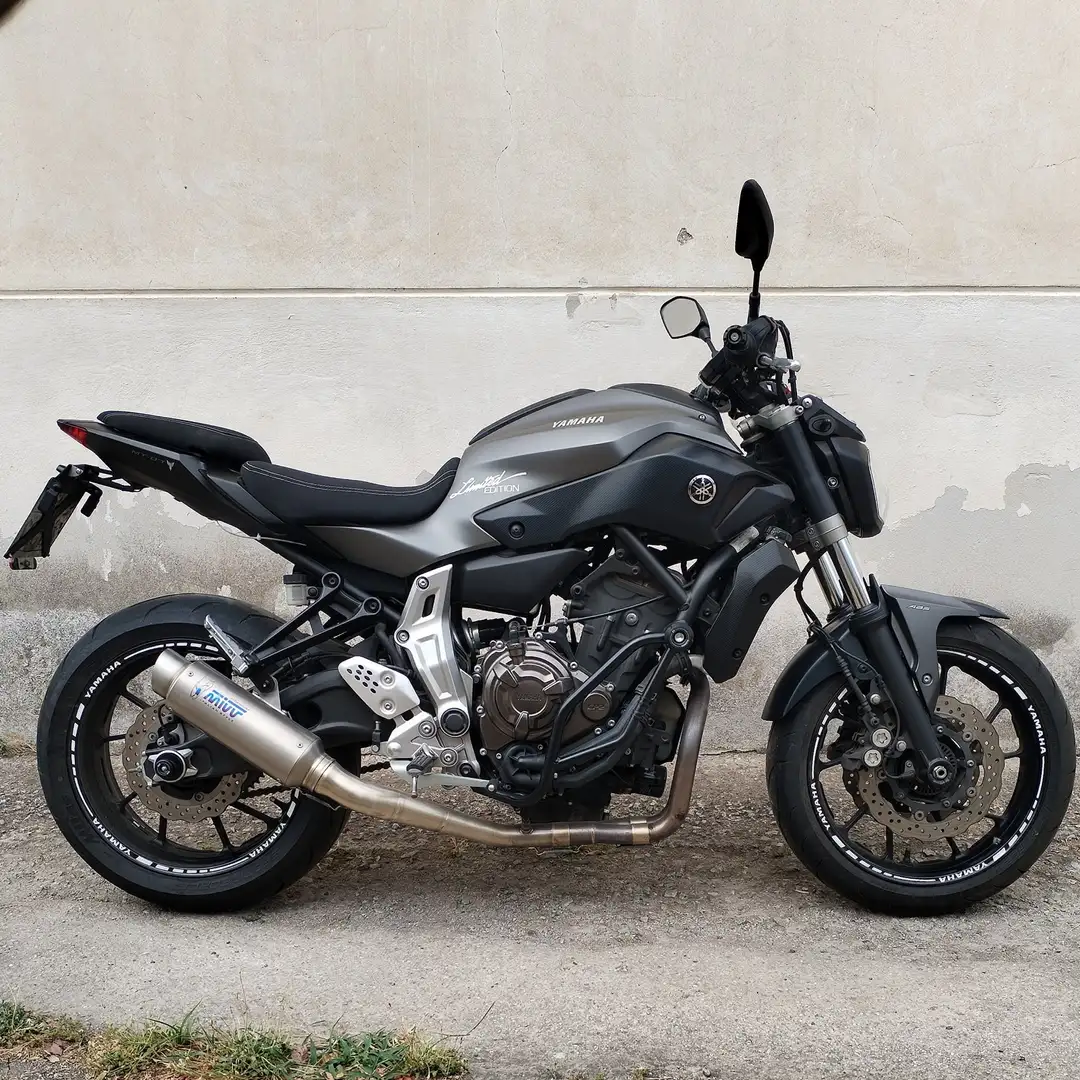 Yamaha MT-07 ABS Gris - 1