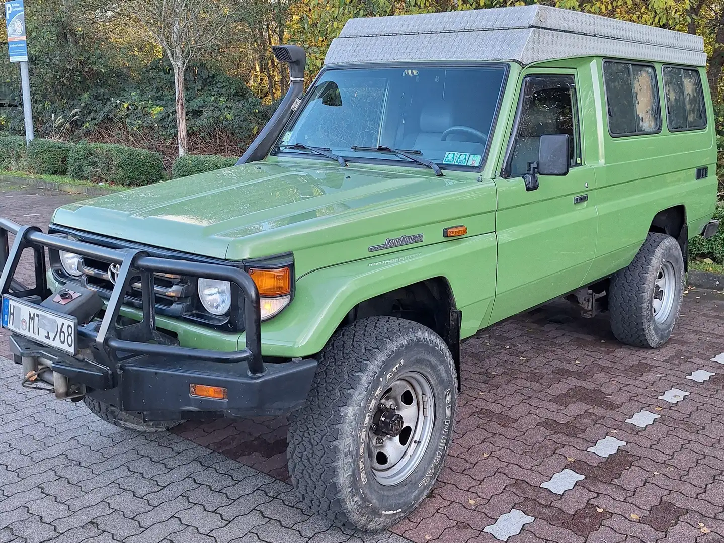Toyota Land Cruiser HZJ 78 Groen - 2